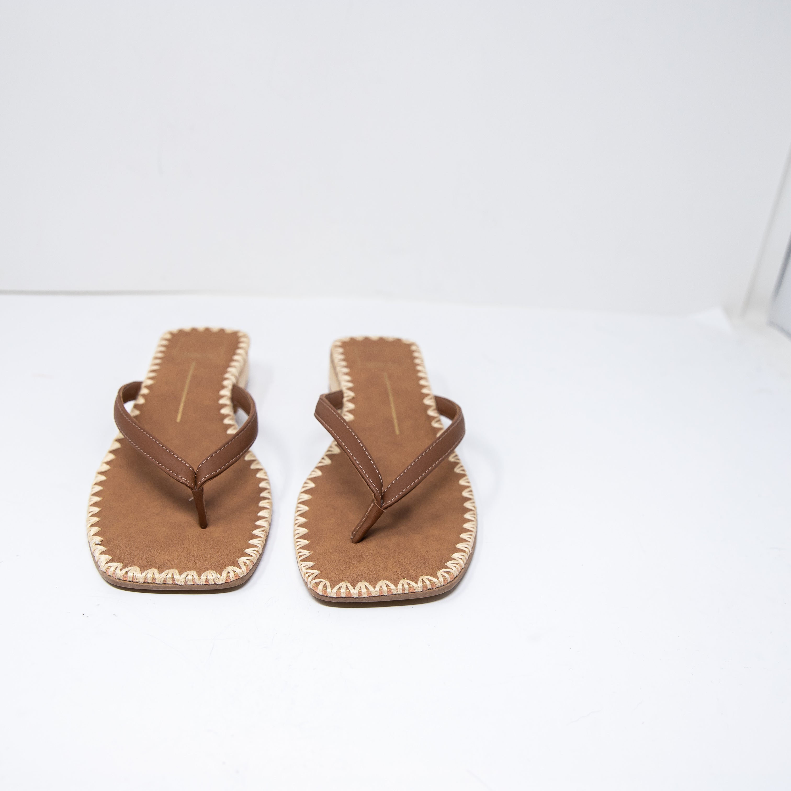 NEW Dolce Vita Barty Square Toe Block Heel Flip Flops Sandals Shoes Cognac Brown