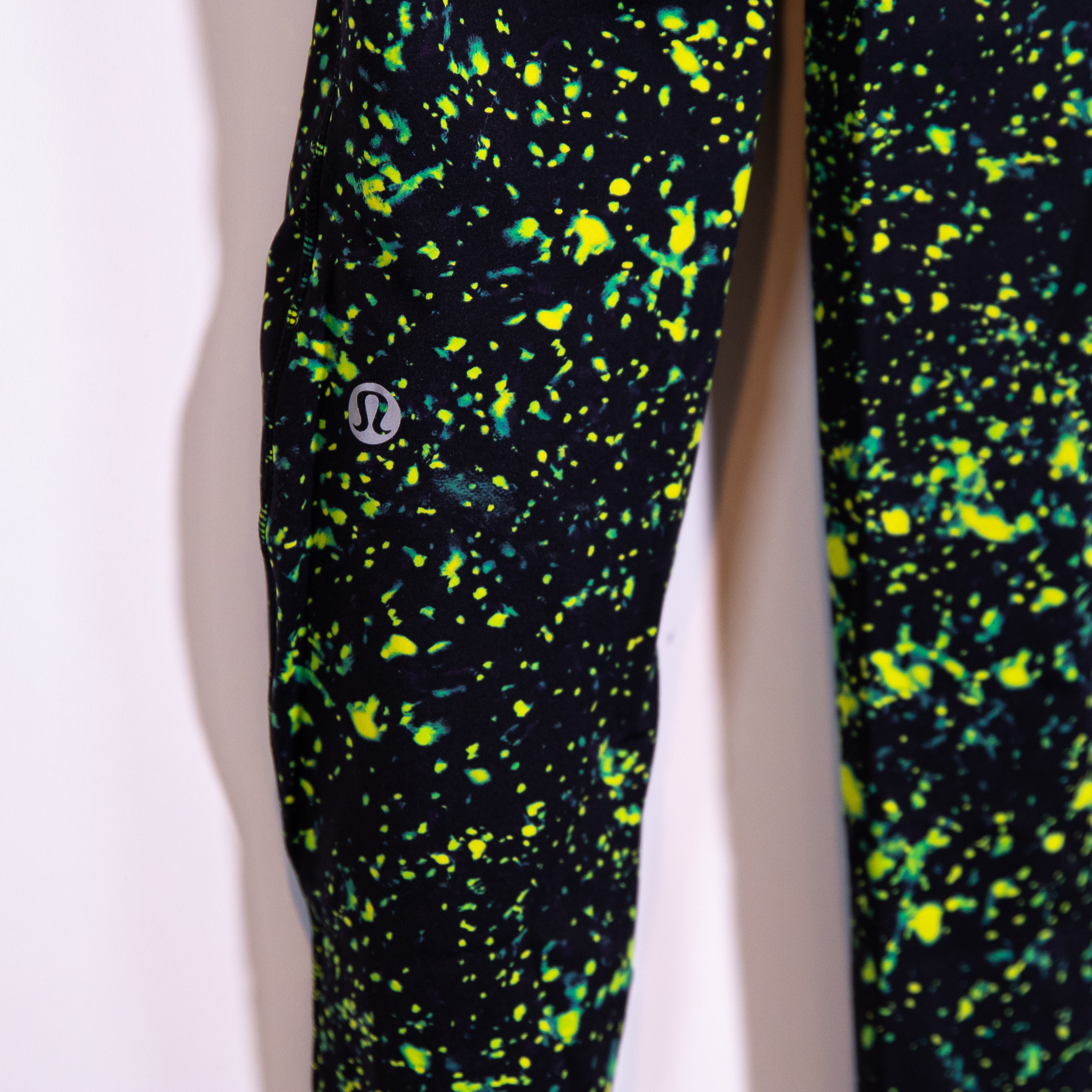 Lululemon Base Pace High-Rise Running Tight 28" Sparks Fly Multi Black Green 6