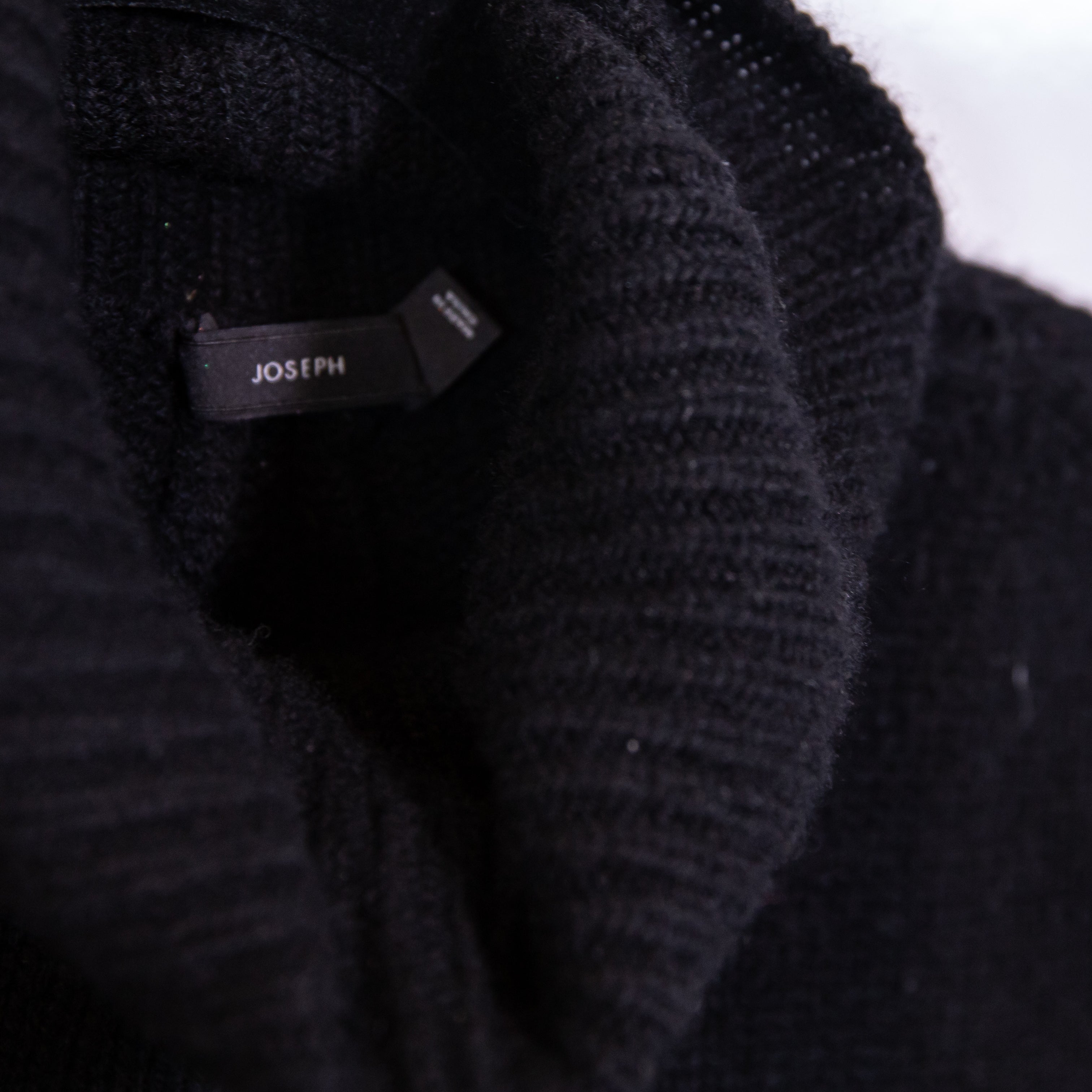 Joseph 100% Cashmere Luxe Knit Stretch Turtleneck Sleeveless Cape Sweater Black