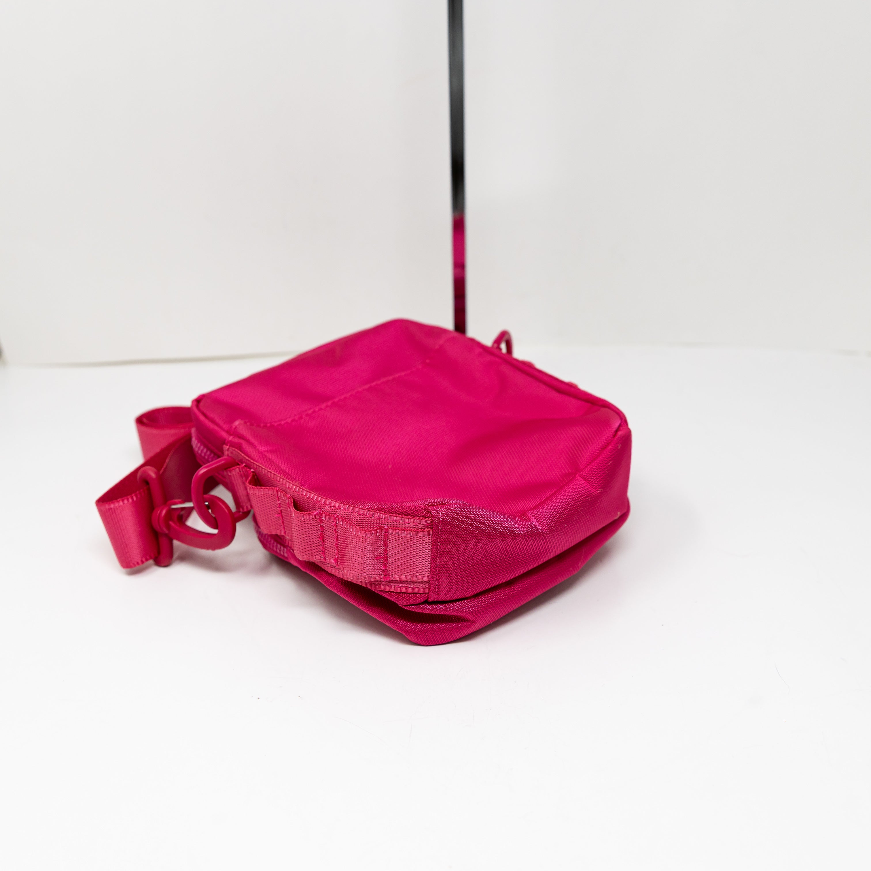 NEW Calpak Stevyn Mini Nylon Crossbody Water Bottle Holder Purse Bag Dragonfruit