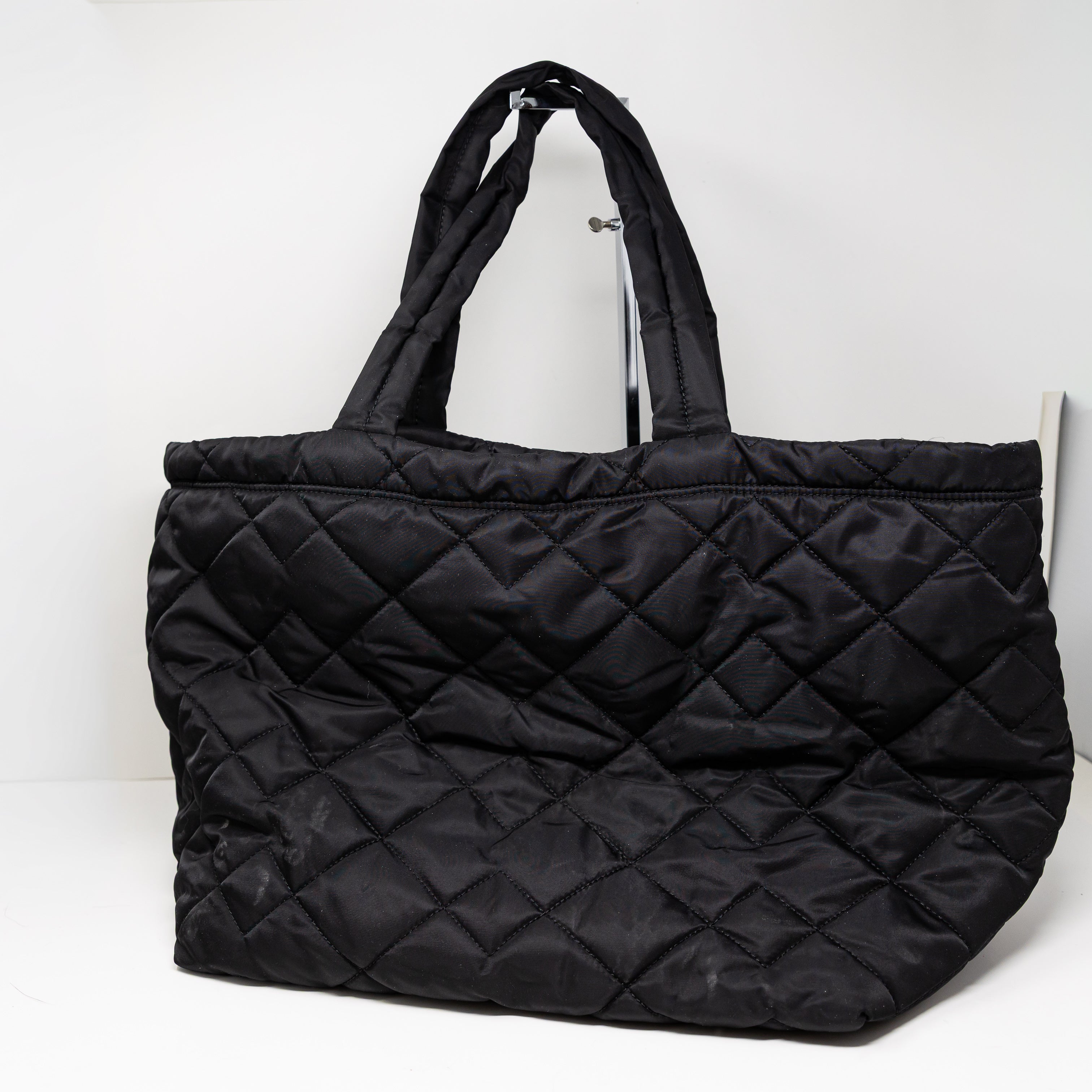 Marc Jacobs Large Nylon Water Resistant Quilted Shoulder Tote Travel Bag Black