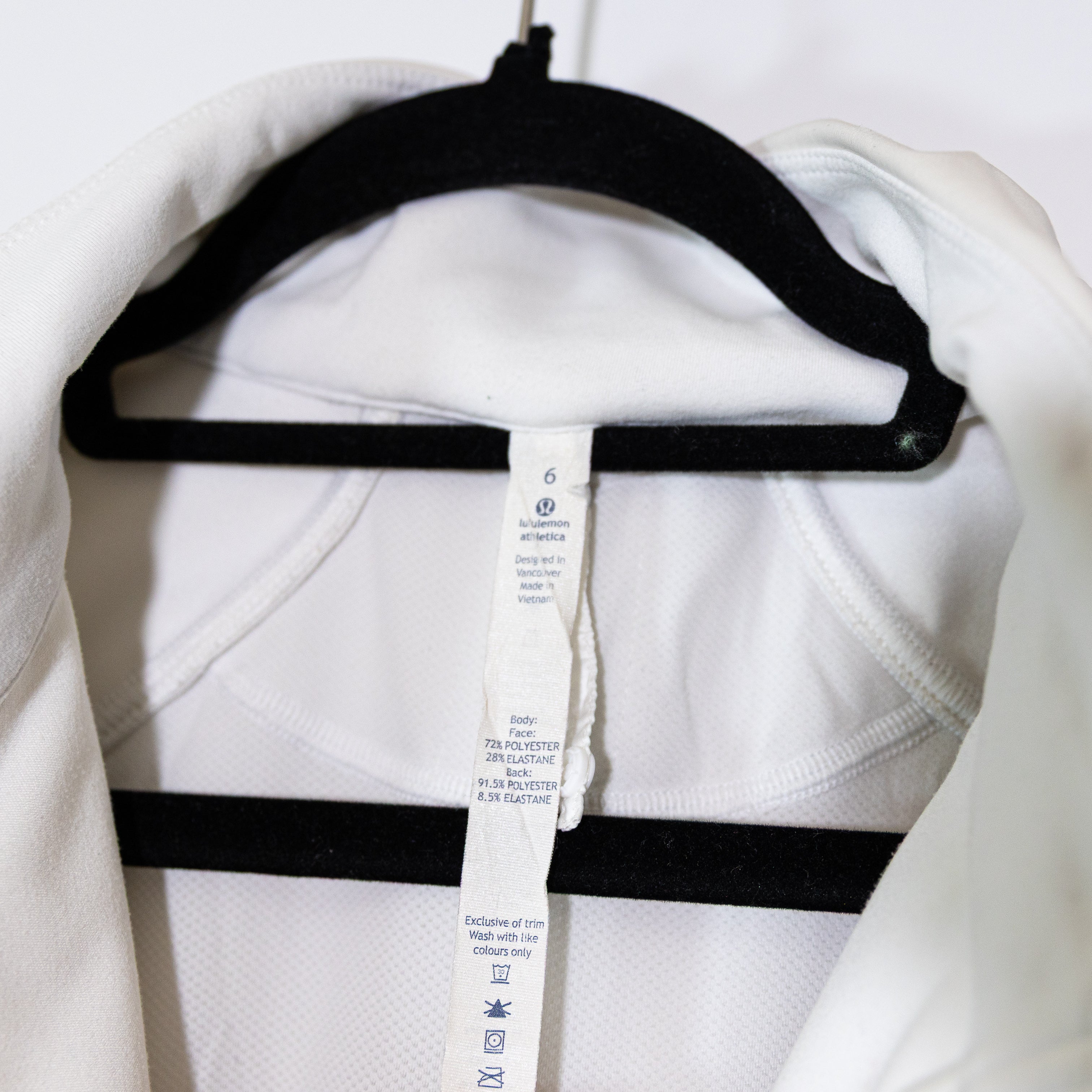 Lululemon Women's Wind Runner Softshell Full Zip Athletic Work Out Jacket White