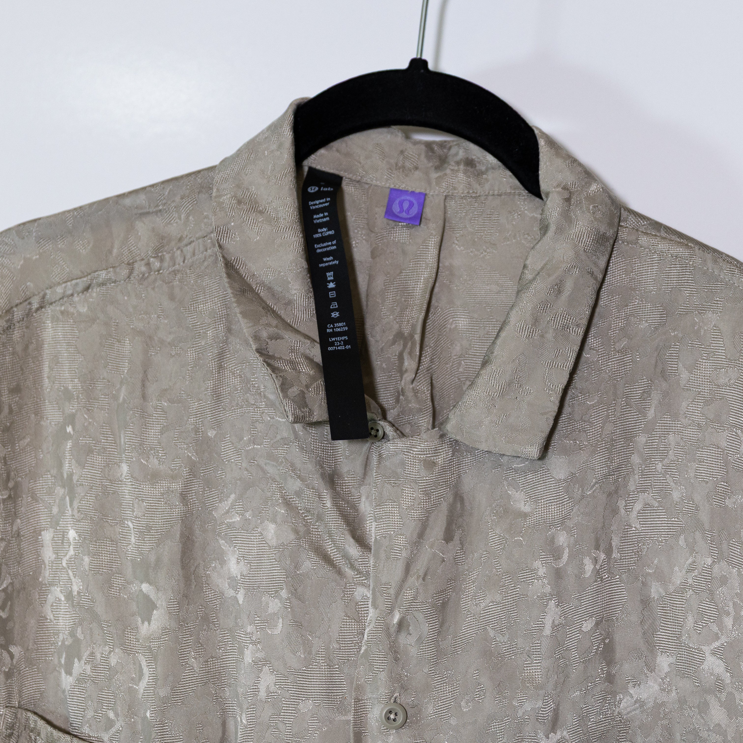 Lululemon Lab Jacquard Satin Textured Button Down Collared Camp Collar Shirt 6