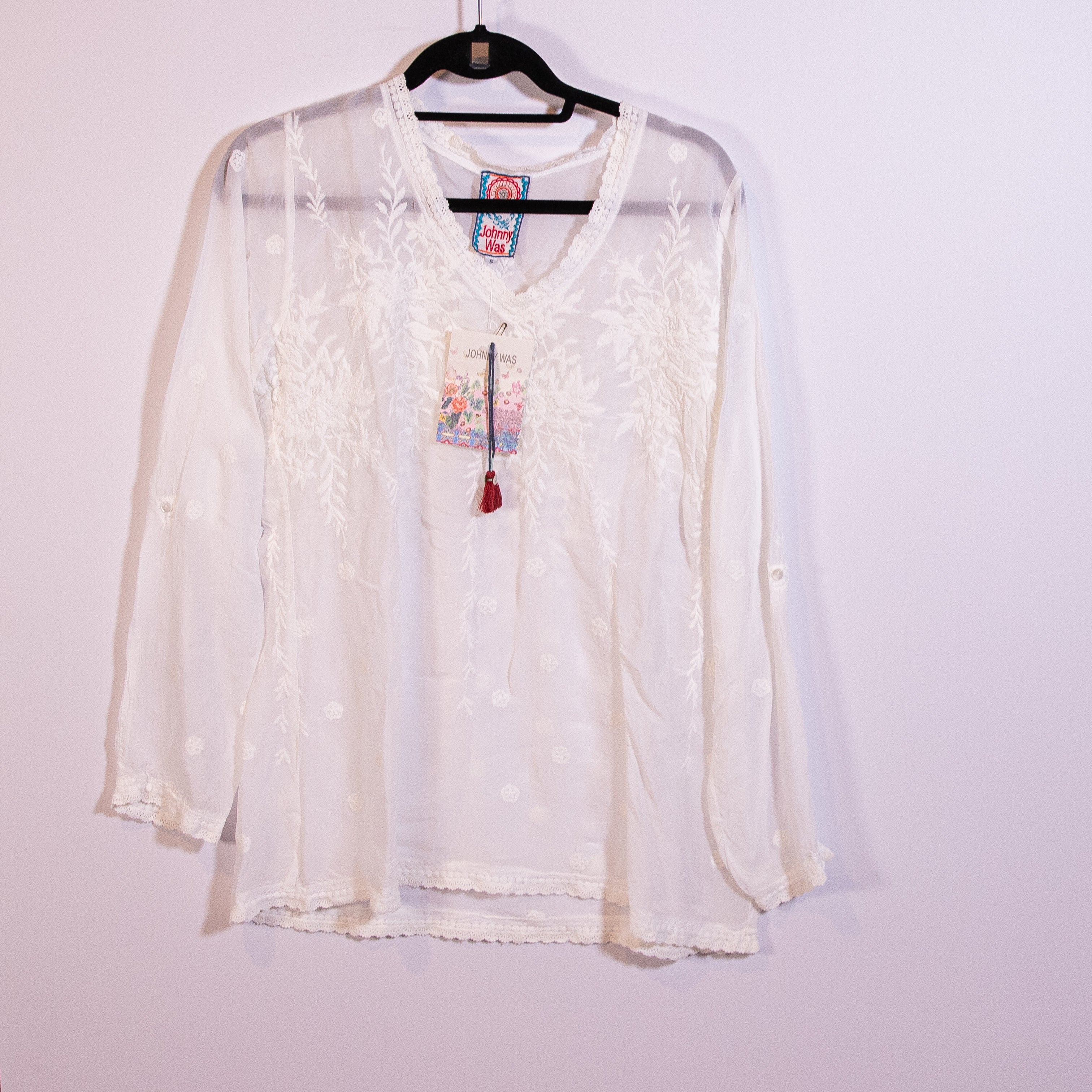 NEW Johnny Was Vine Blossom Floral Flower Embroidered V Neck Tunic Blouse White
