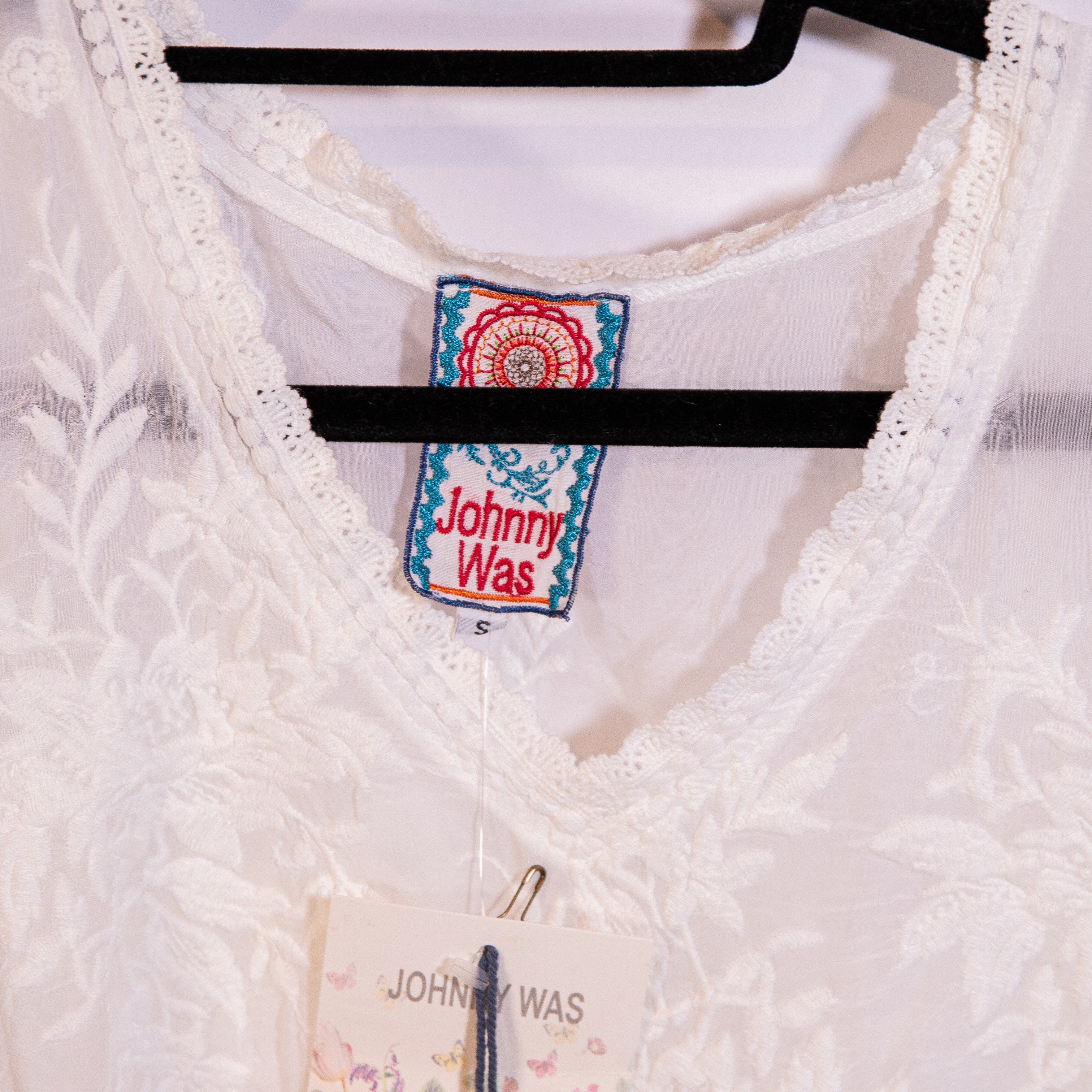 NEW Johnny Was Vine Blossom Floral Flower Embroidered V Neck Tunic Blouse White