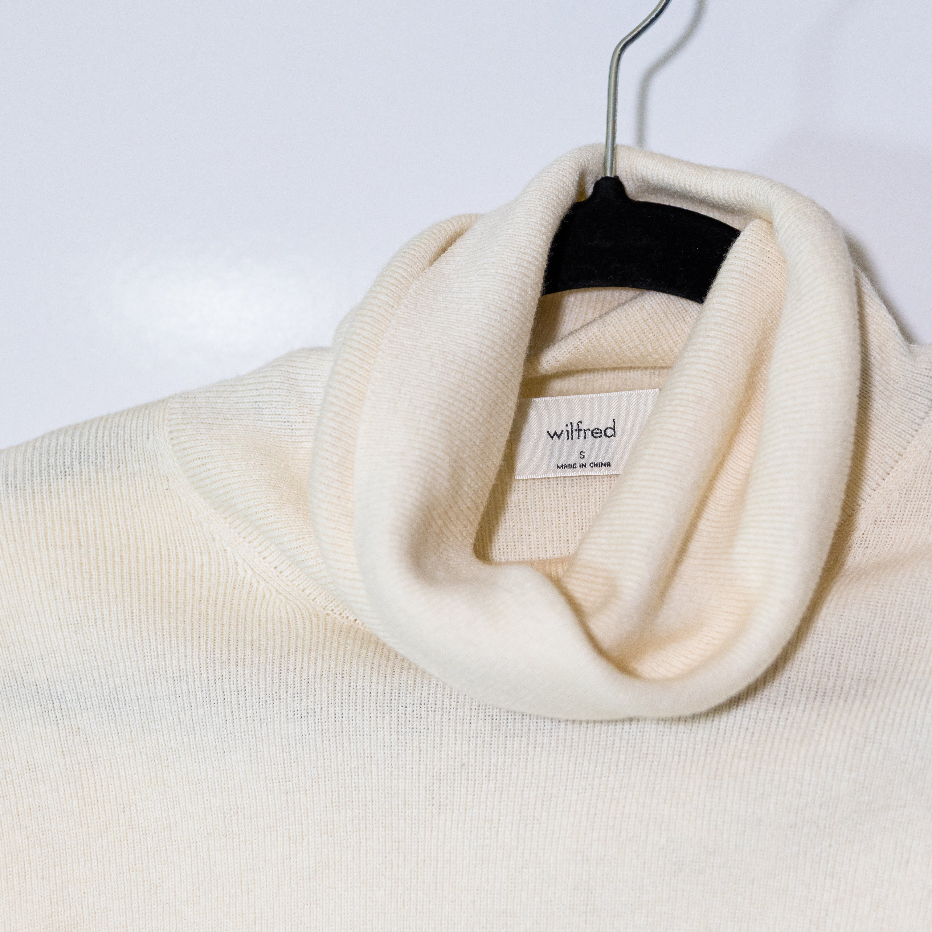 Wilfred Aritzia Rebecca Merino Wool Knit Stretch Turtleneck Cropped Sweater S