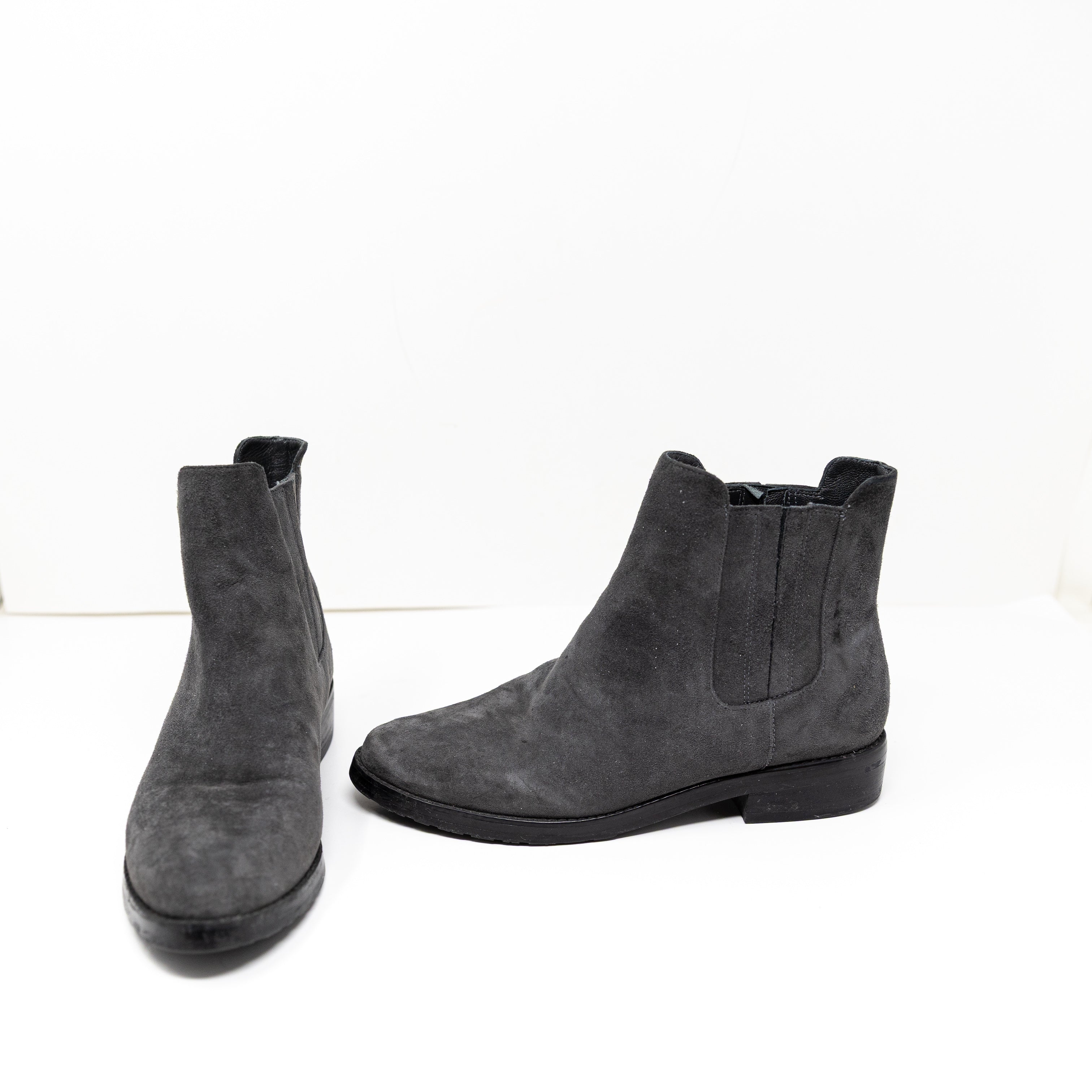 NEW Stuart Weitzman Basilico Genuine Suede Pull On Flat Ankle Booties Shoes Gray