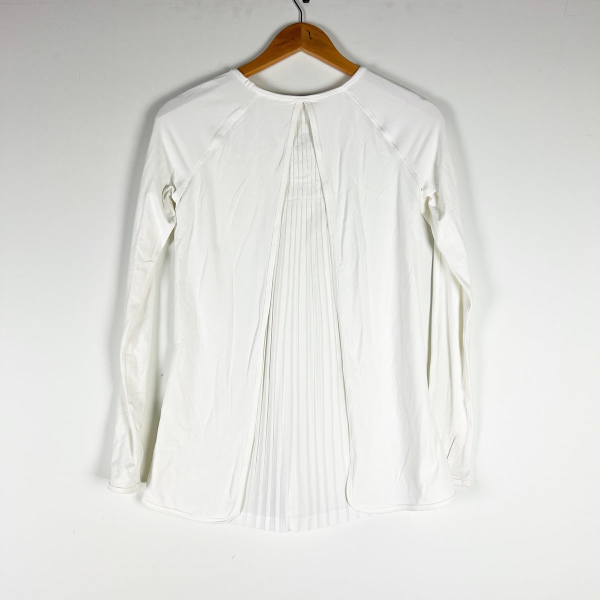 Lululemon Making Moves Long Sleeve Pleated Back Athletic Tee Shirt White 4