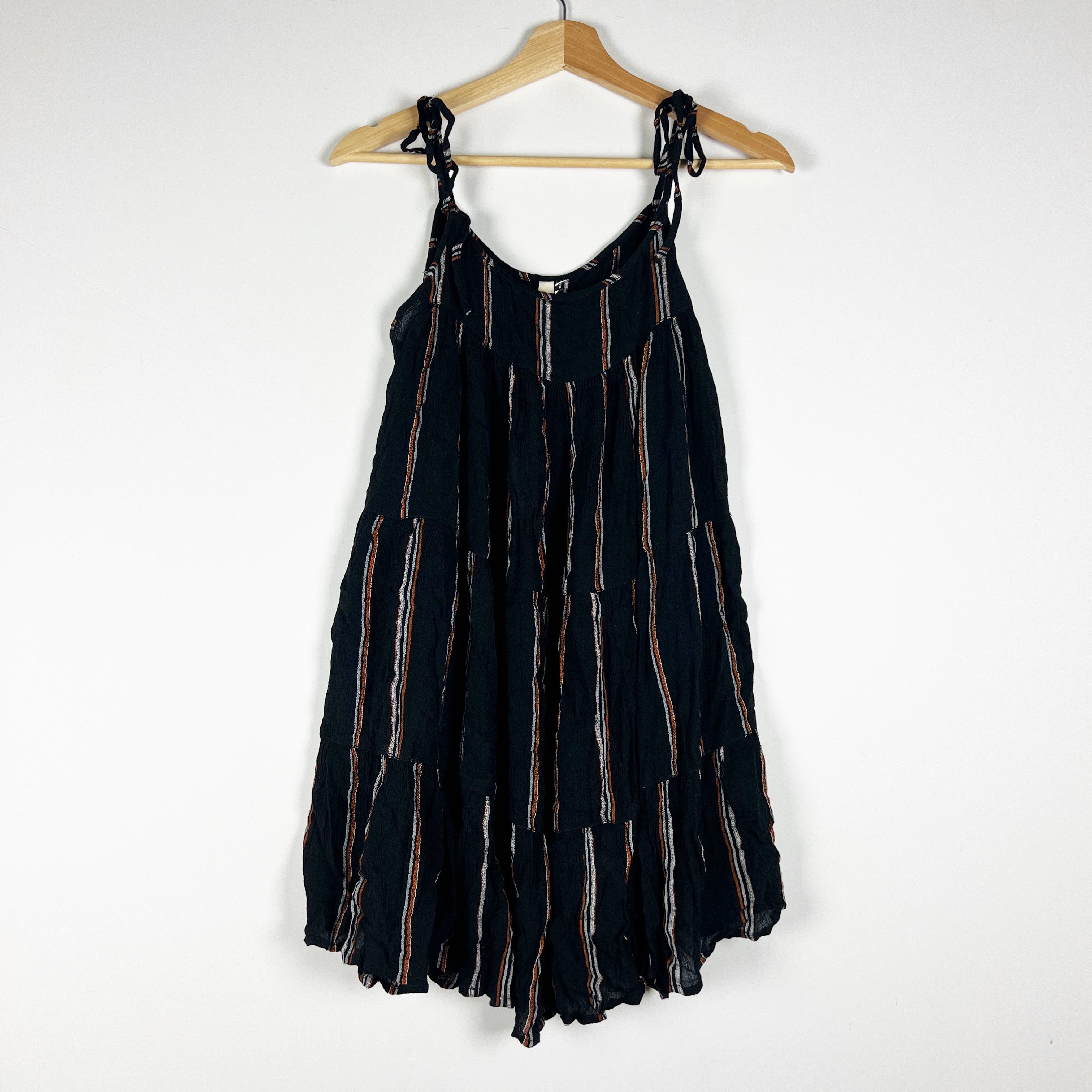 NEW Elan Women's Stripe Print Pattern Scoop Neck Tiered Mini Dress Black XS