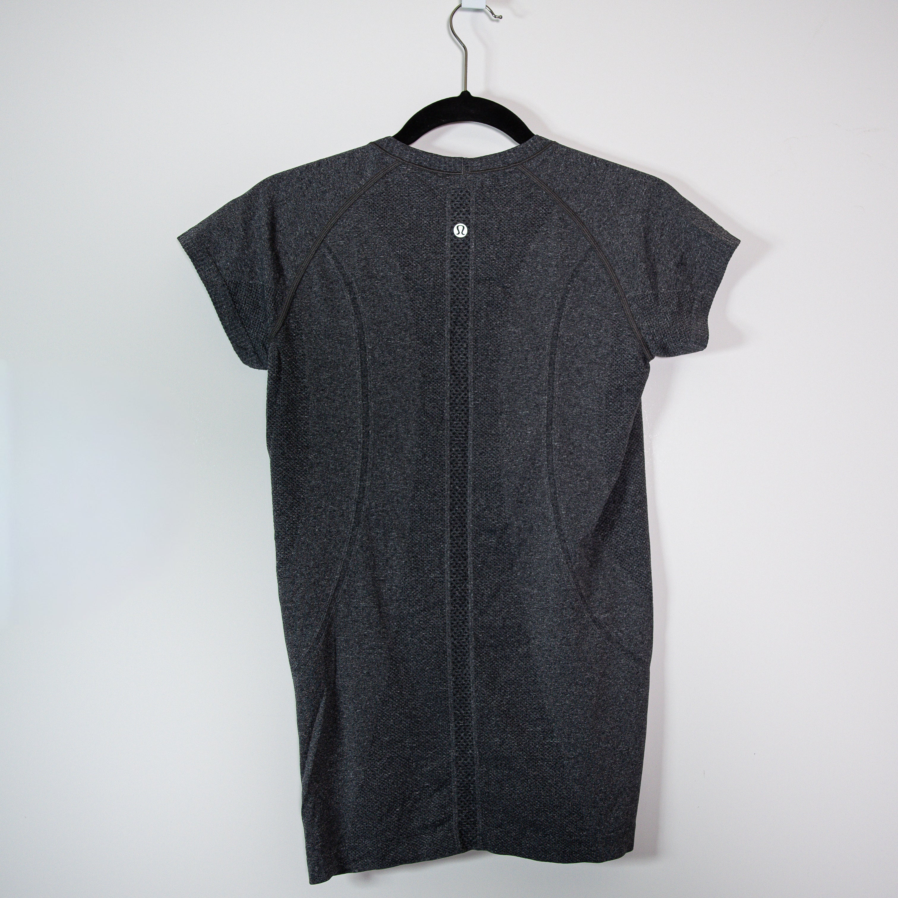 Lululemon Women's Run Swiftly Short Sleeve Scoop Neck Tee Shirt Heathered Gray 8