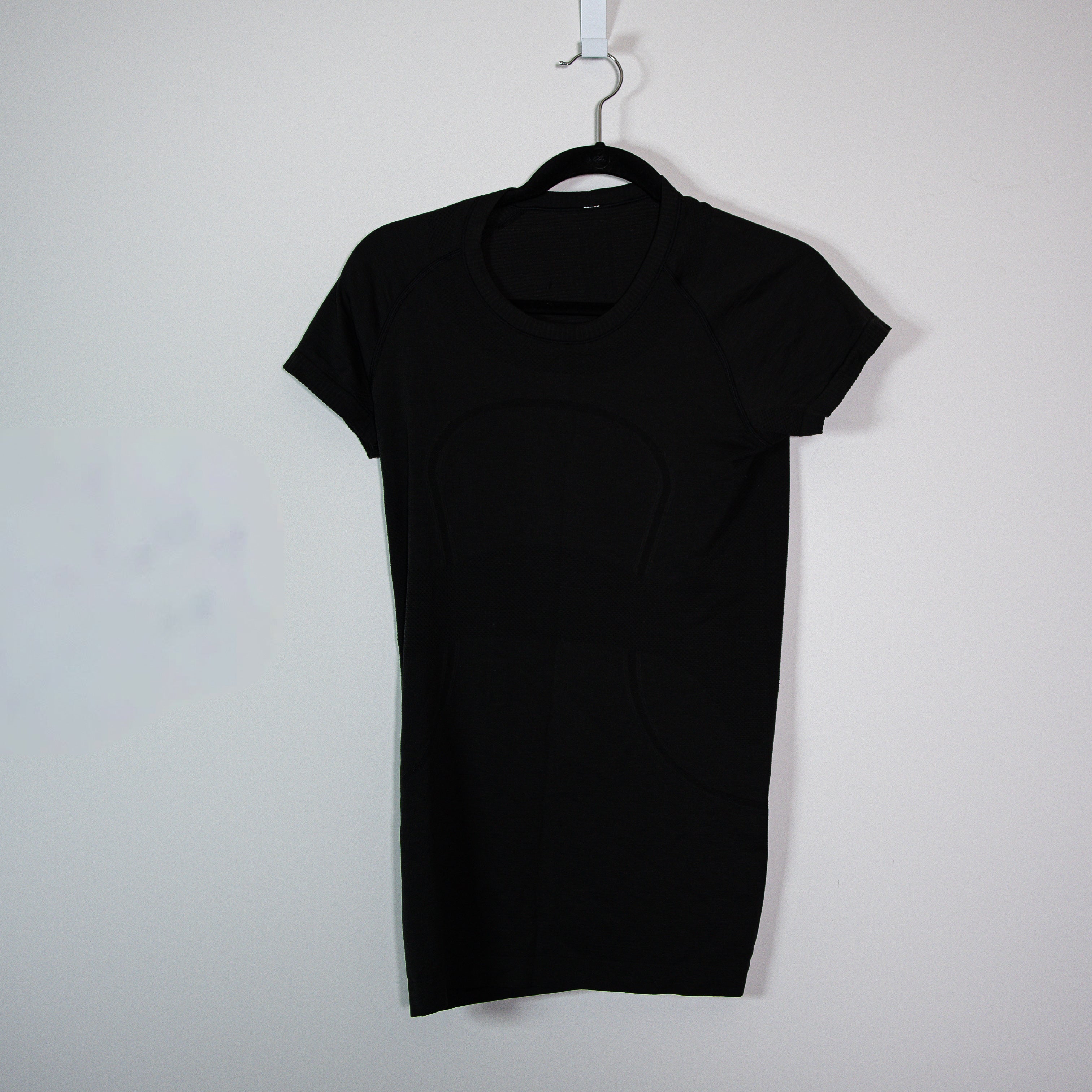 Lululemon Women's Run Swiftly Short Sleeve Scoop Neck Tee Shirt Solid Black 8