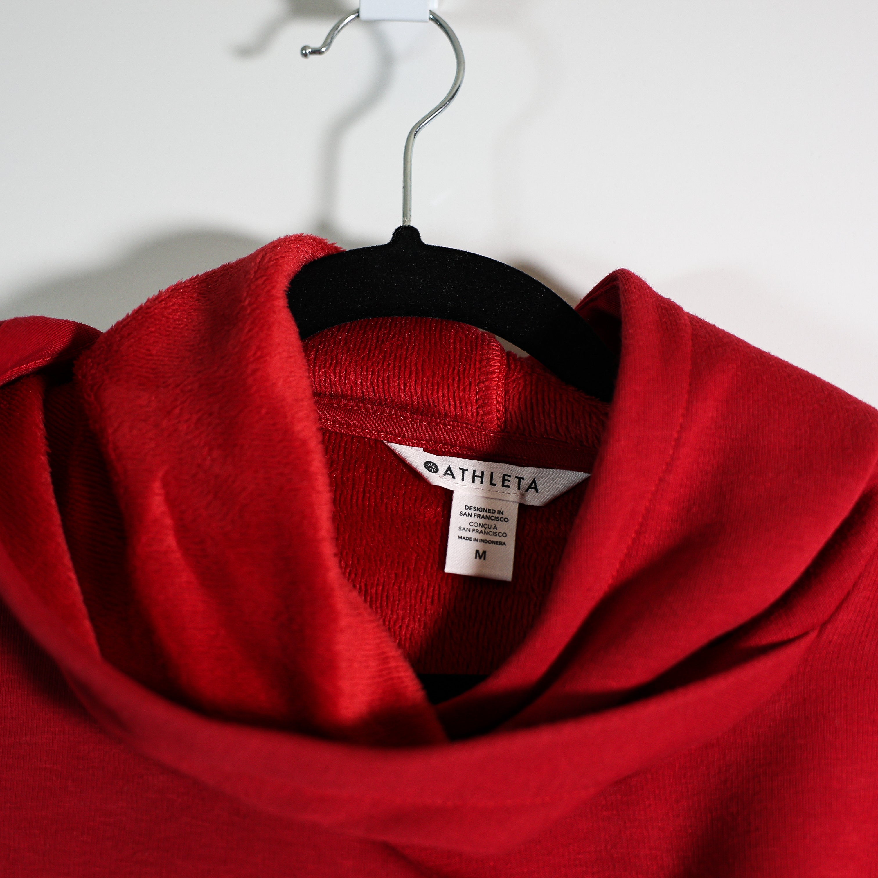 Athleta Cozy Karma Plush Interior Pullover Hoodie Sweatshirt Clover Berry Red M