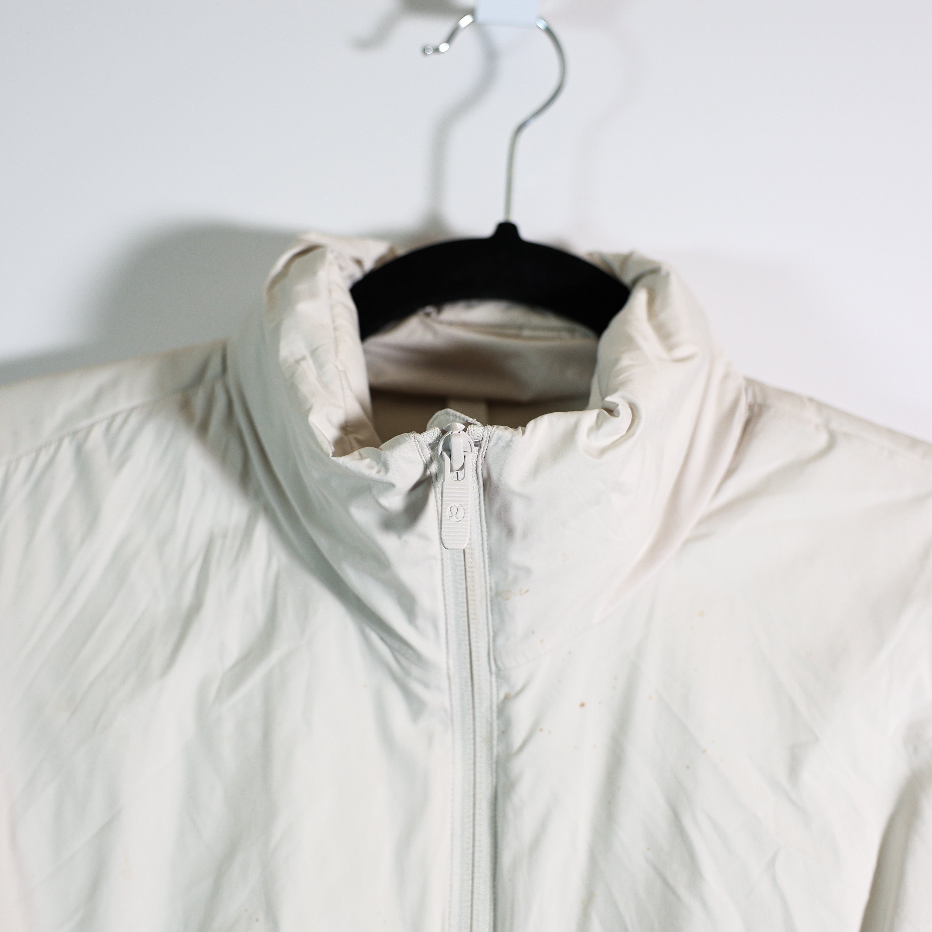 Lululemon SoftMatte Insulated Cropped Full Zip Lightweight Jacket White Opal 6