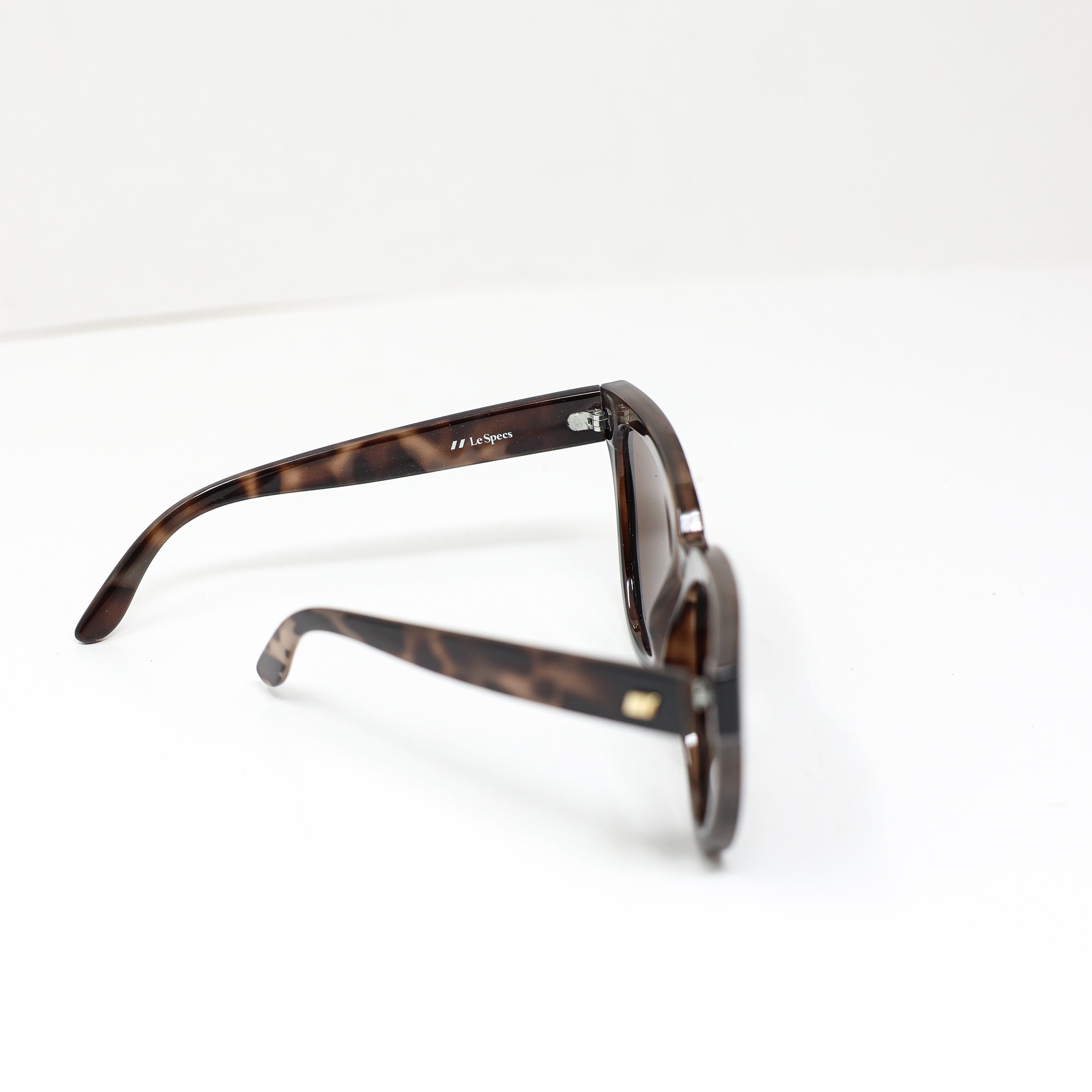 Le Specs Liar Liar Oversize Cat Eye Sunglasses Volcanic Tortoise Brown Mono