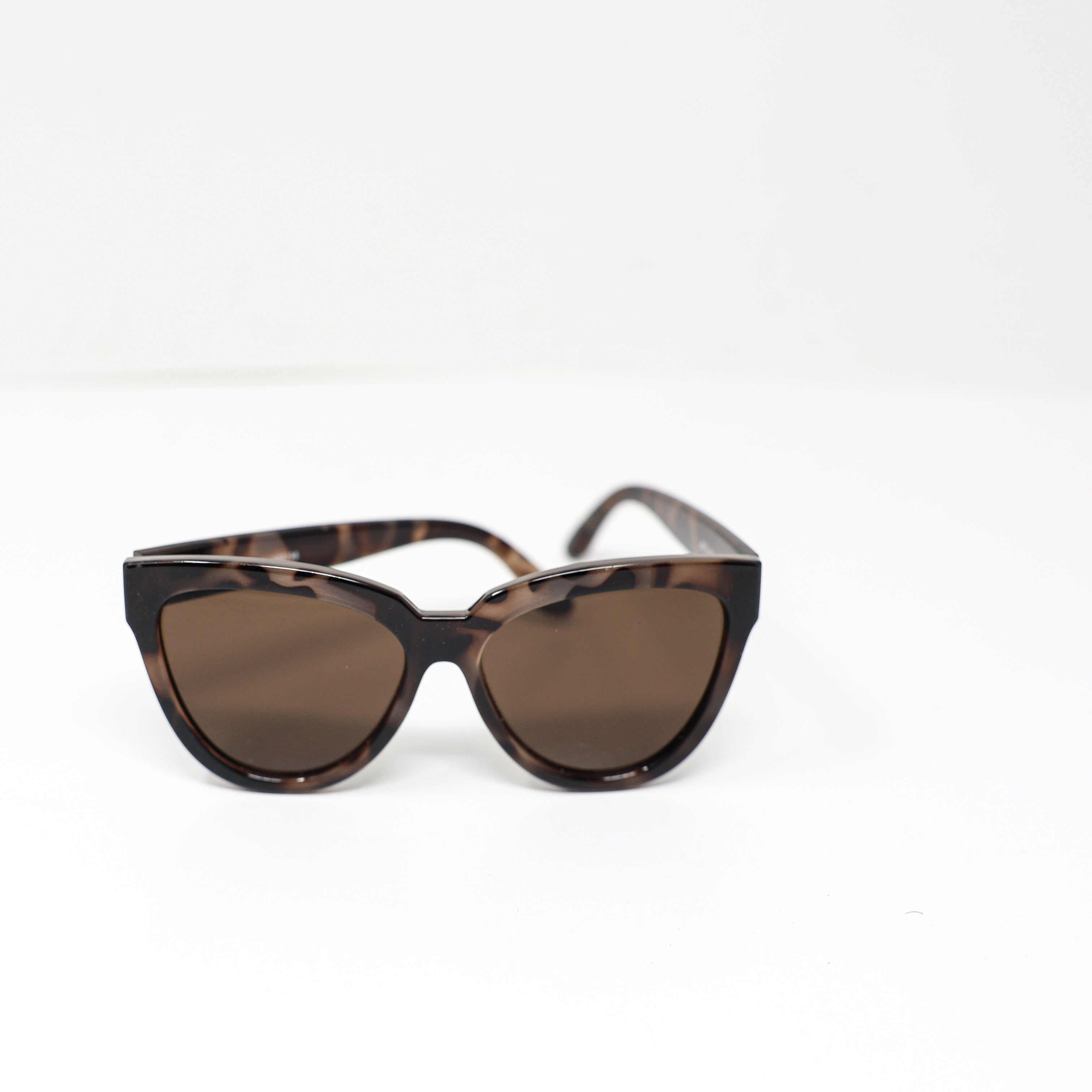 Le Specs Liar Liar Oversize Cat Eye Sunglasses Volcanic Tortoise Brown Mono