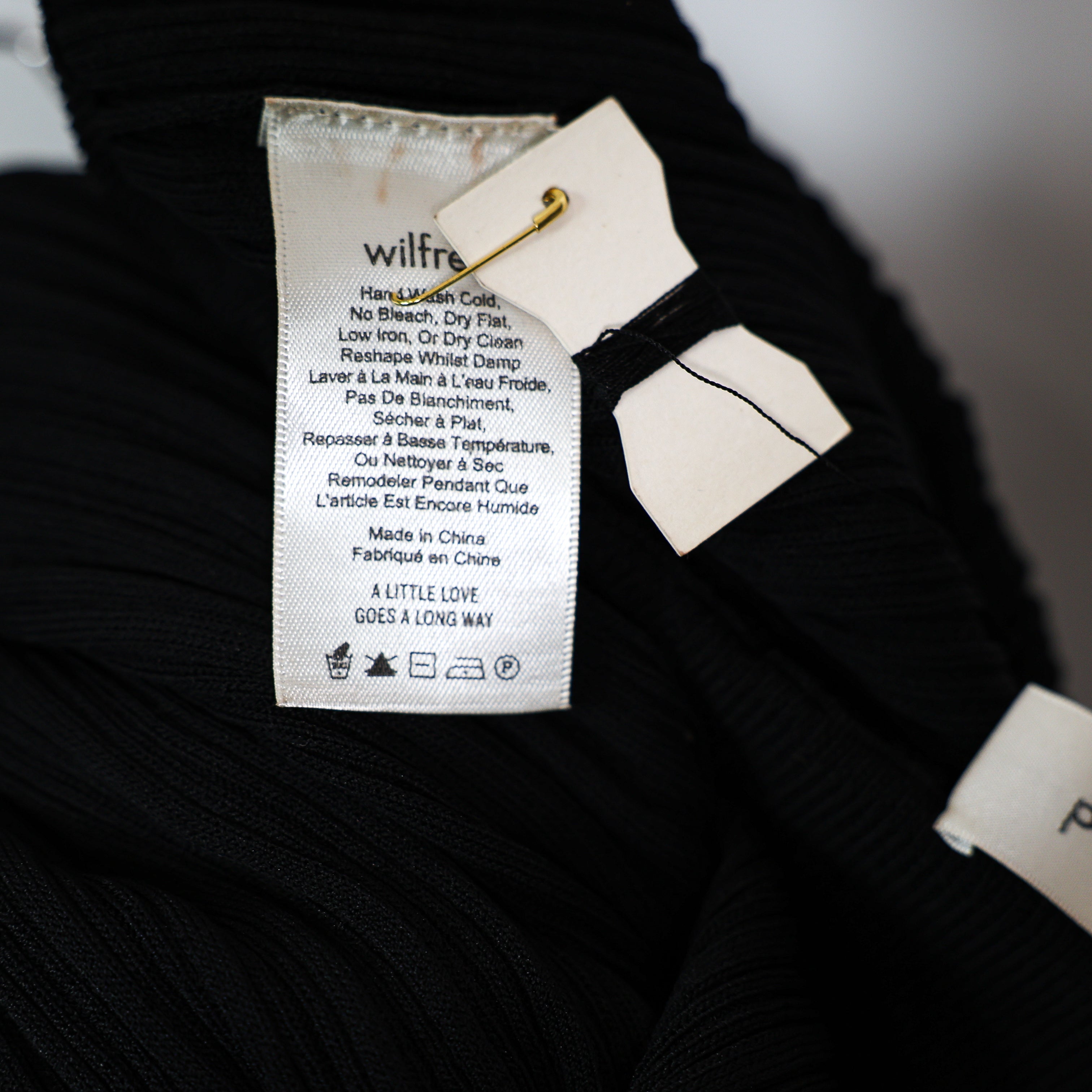 Wilfred Aritzia Ribbed Knit Slit Stretch Mid Rise Pull On Sweater Skirt Black XS