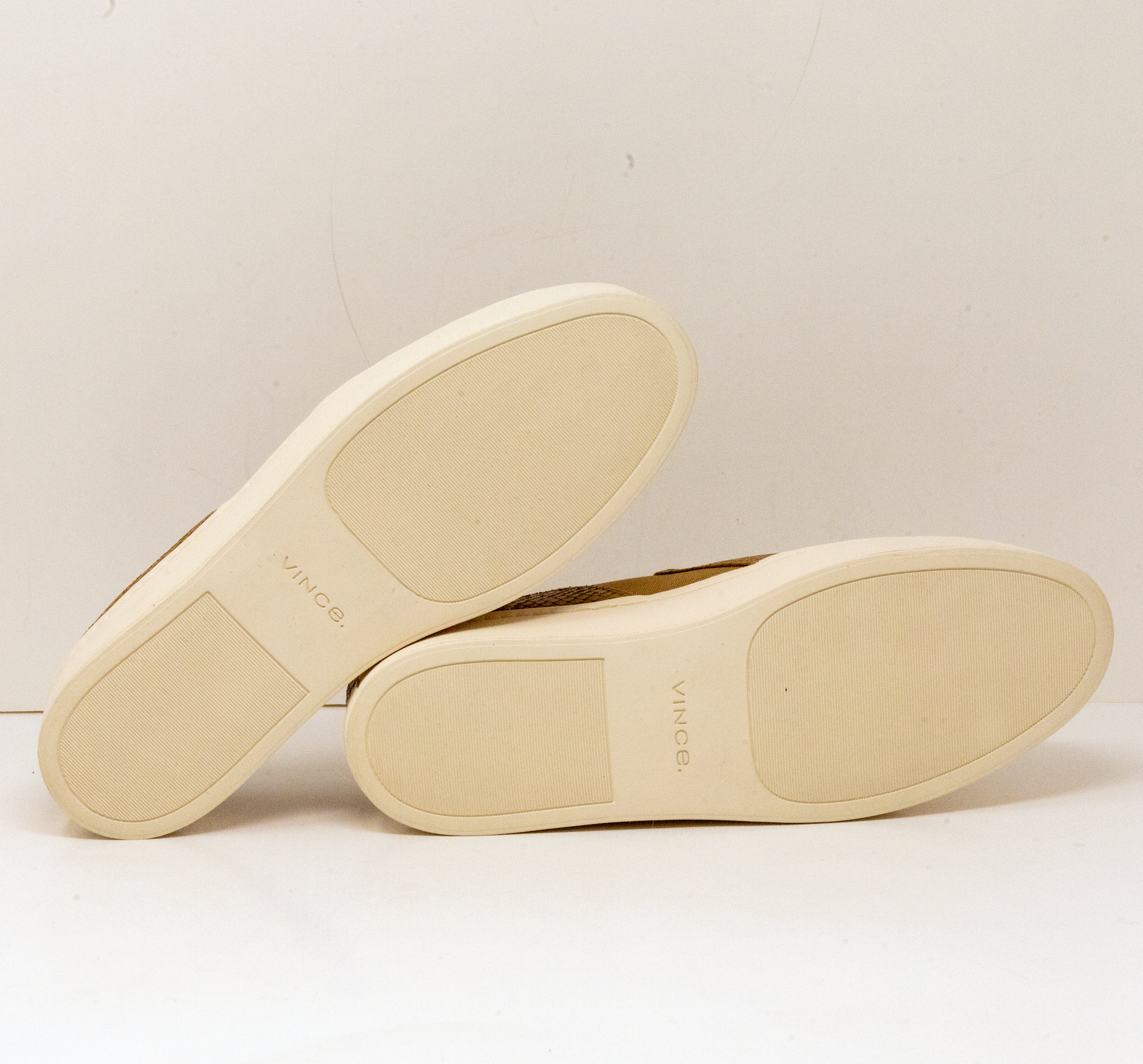 NEW Vince Women's Warren Genuine Leather Perforated Slip On Platform Sneakers