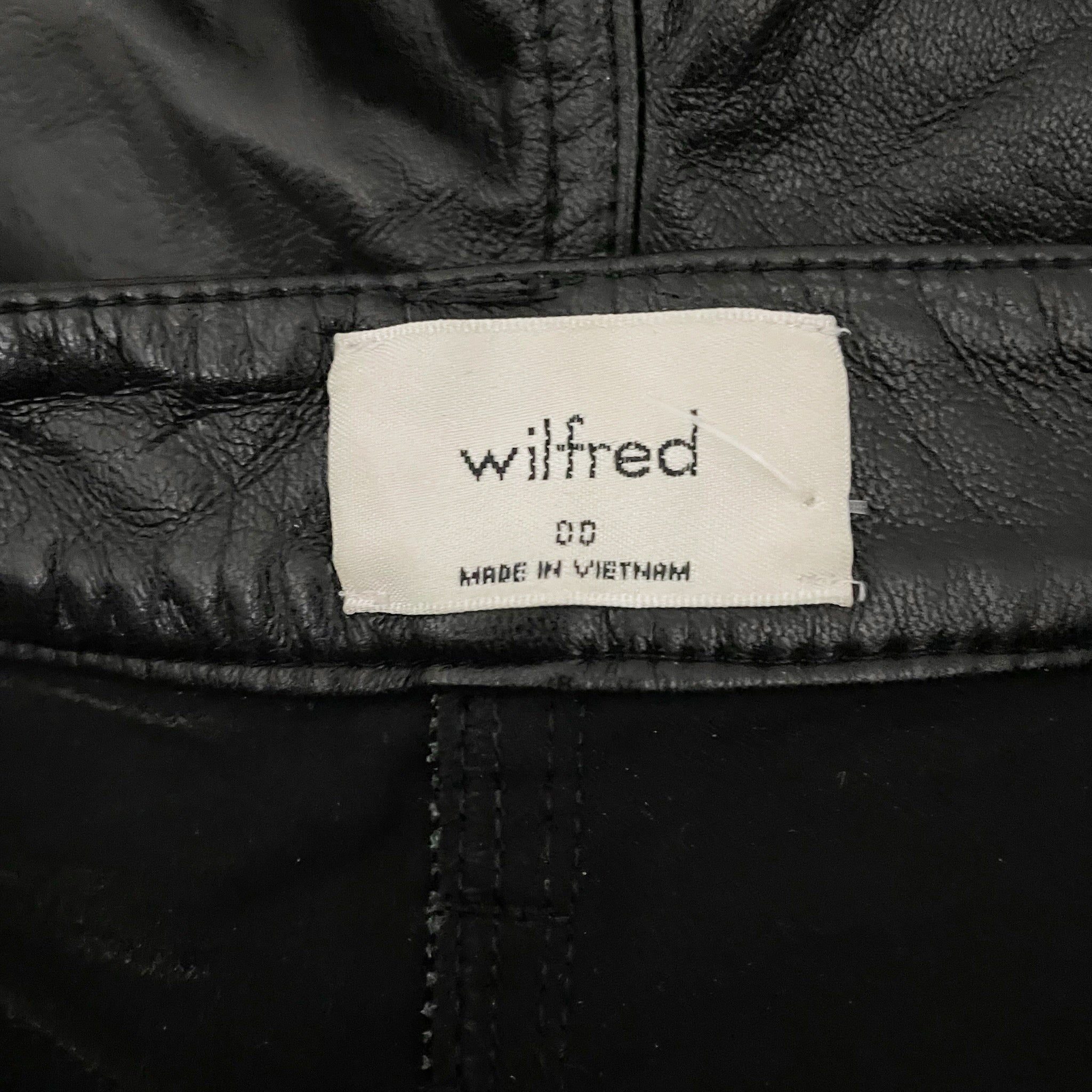 Wilfred Aritzia The Melina Faux Vegan Leather Mid Rise Straight Leg Trouser Pant