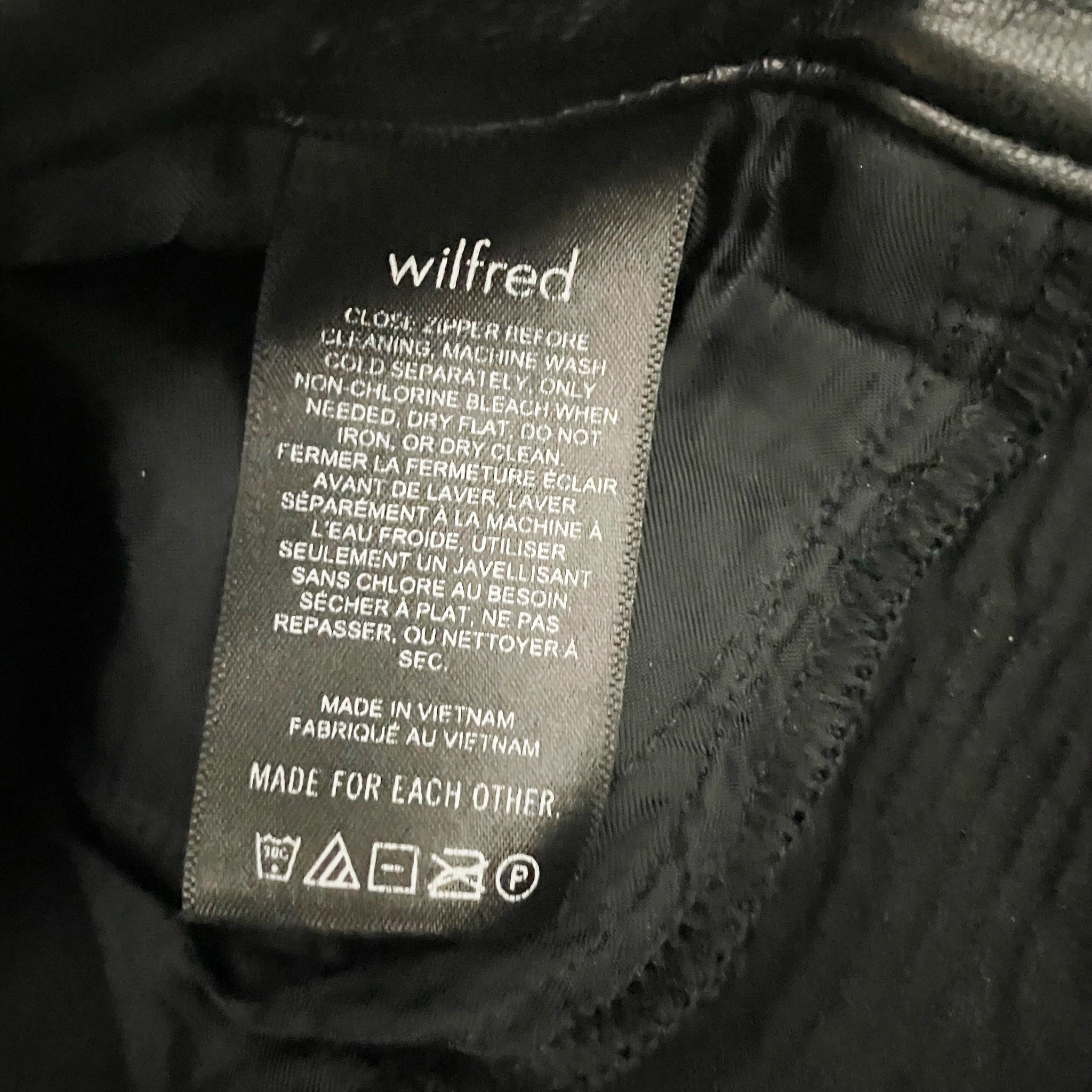 Wilfred Aritzia The Melina Faux Vegan Leather Mid Rise Straight Leg Trouser Pant