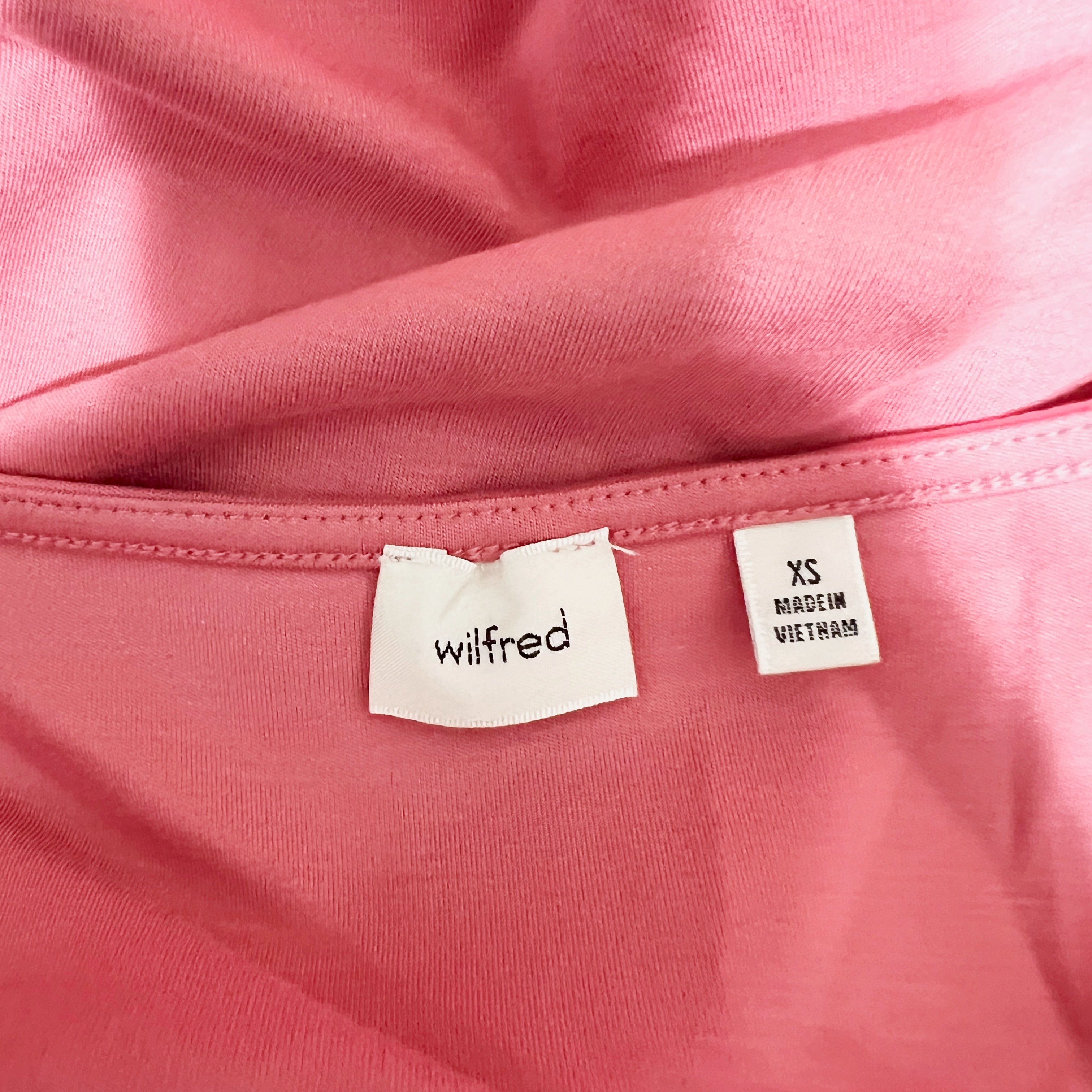 NEW Wilfred Aritzia Goodlux Bloom Top Deep V-Neck Top With Rosette Petunia Pink