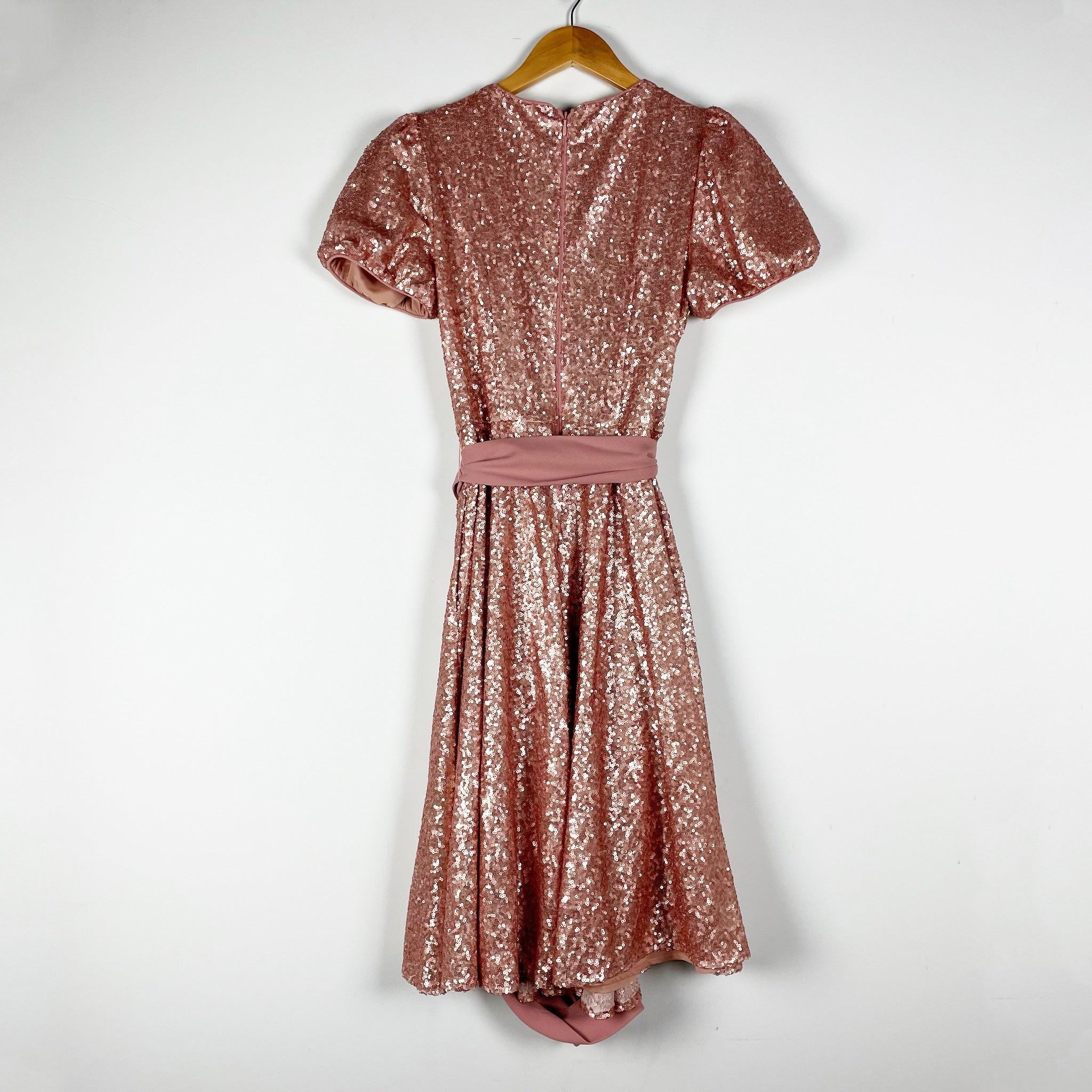 Gal Meets Glam Beatrix Allover Sequin Embellished Sparkle Cap Sleeve Dress Pink