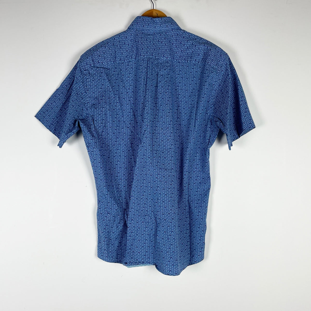 Peter Millar Cotton Stretch Collared Short Sleeve Button Down Shirt Shark Wave M