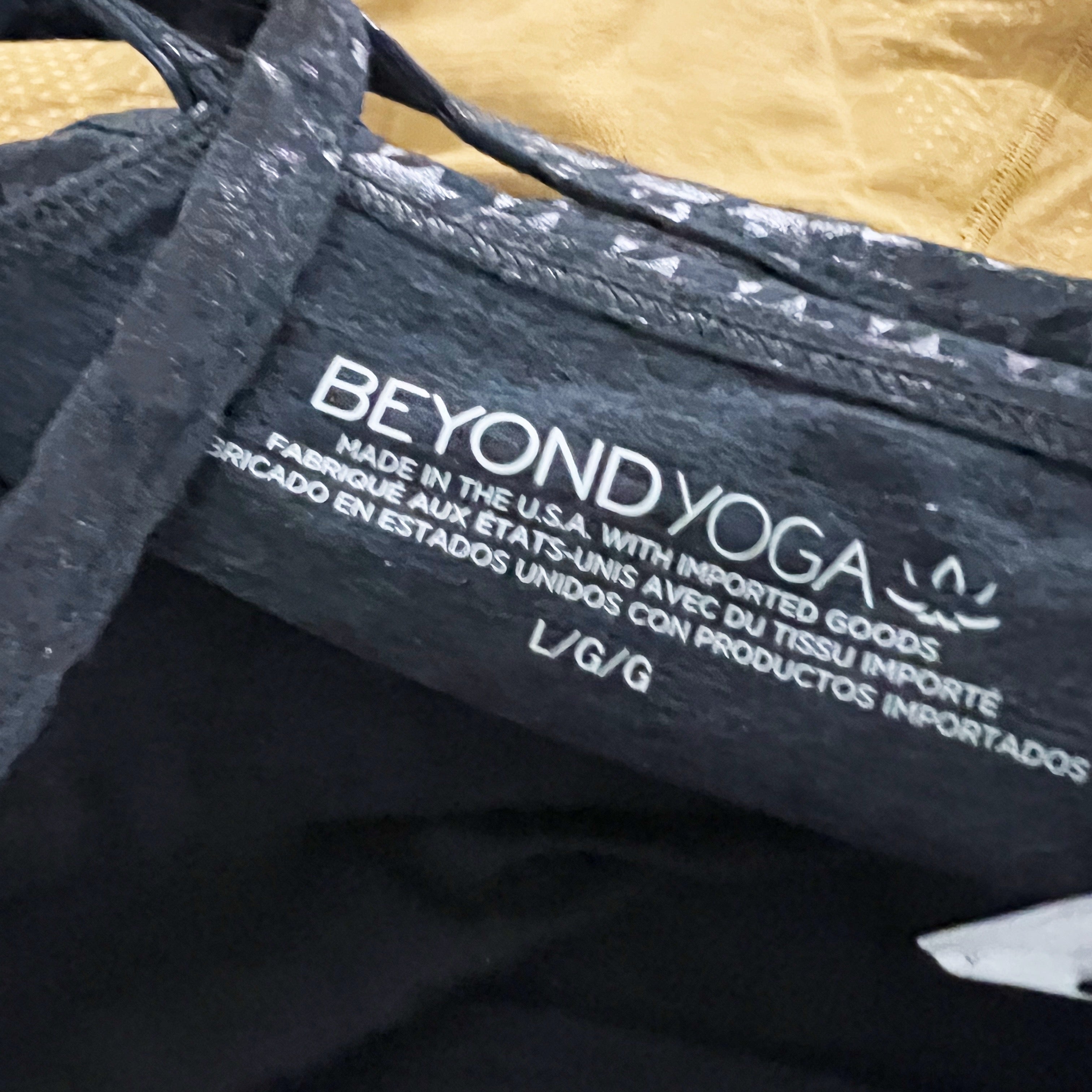 Beyond Yoga Women's Slim Racerback Athletic Crop Top Black Houndstooth Sheen L