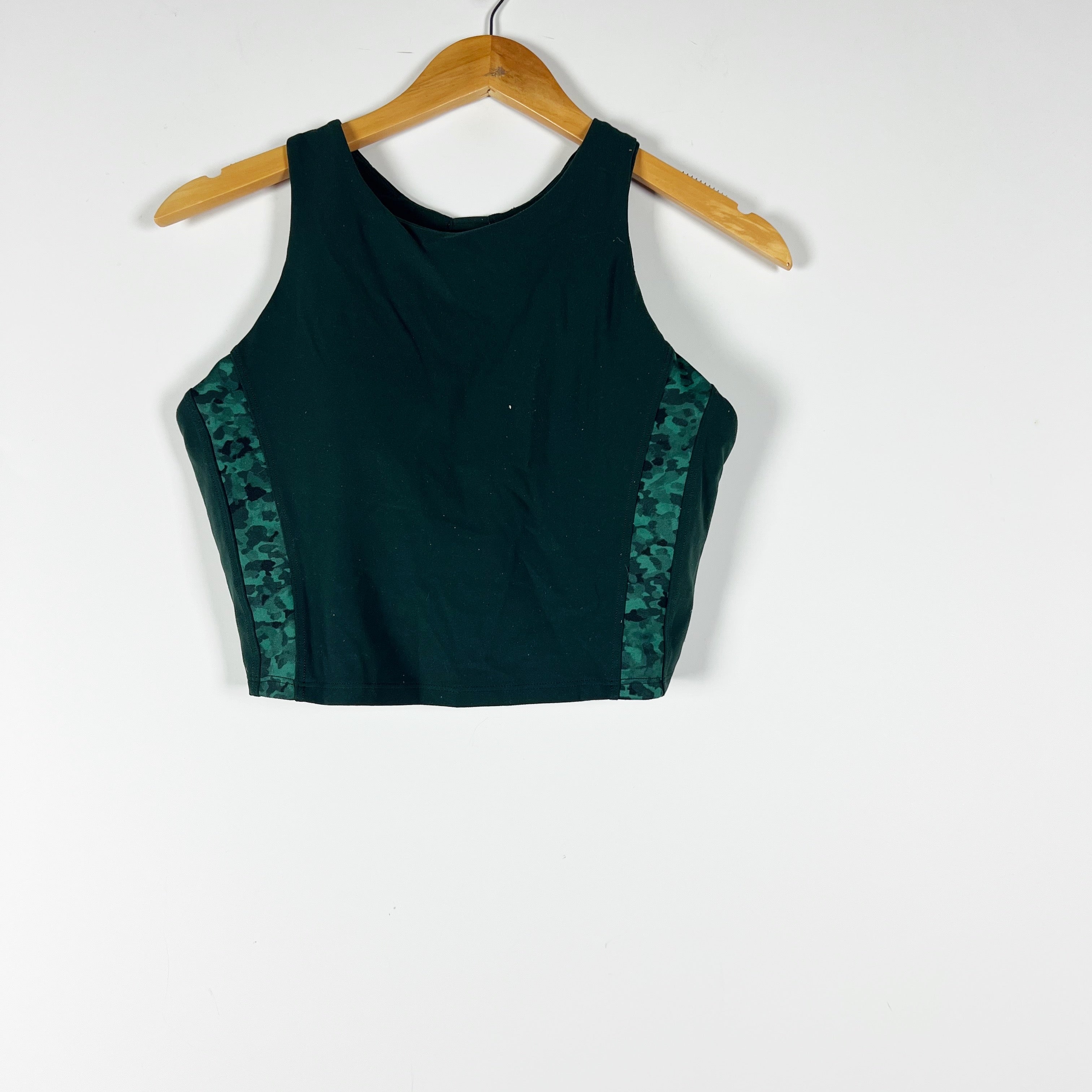 Athleta Women's Conscious Crop Top Athletic Work Out Serene Green Camo Sports L