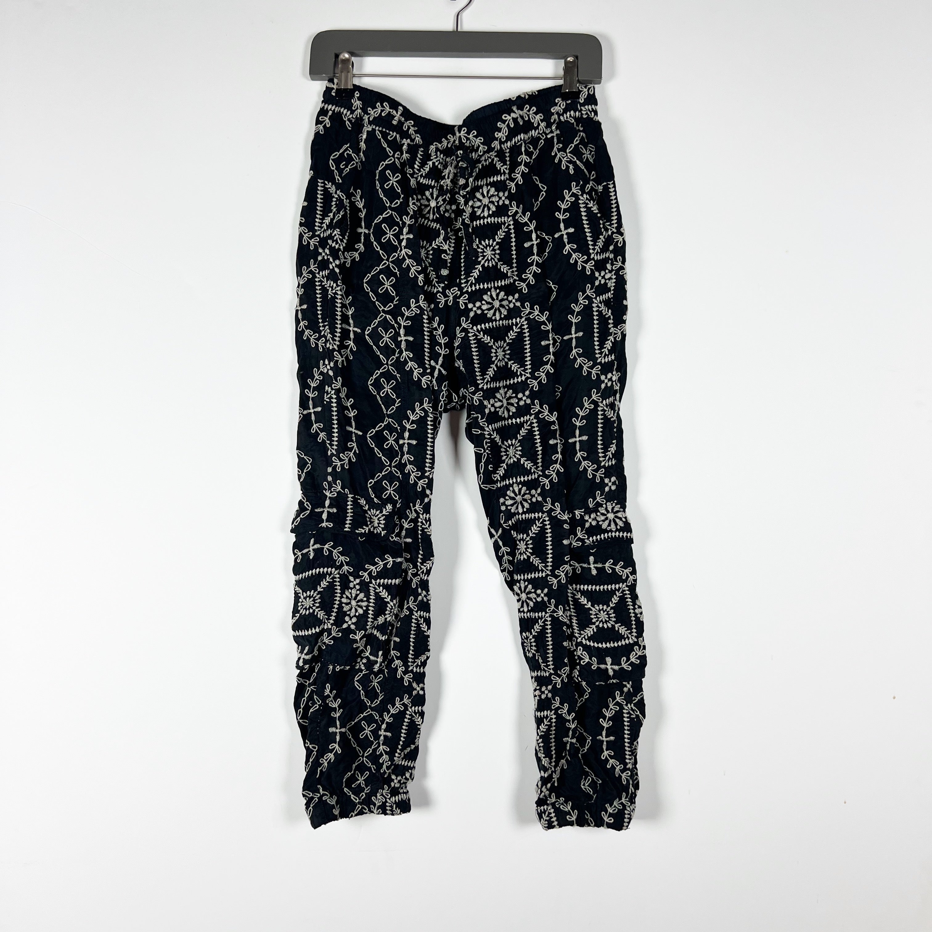 Johnny Was Peaches Allover Eyelet Embroidered Ankle Crop Black Pants XS