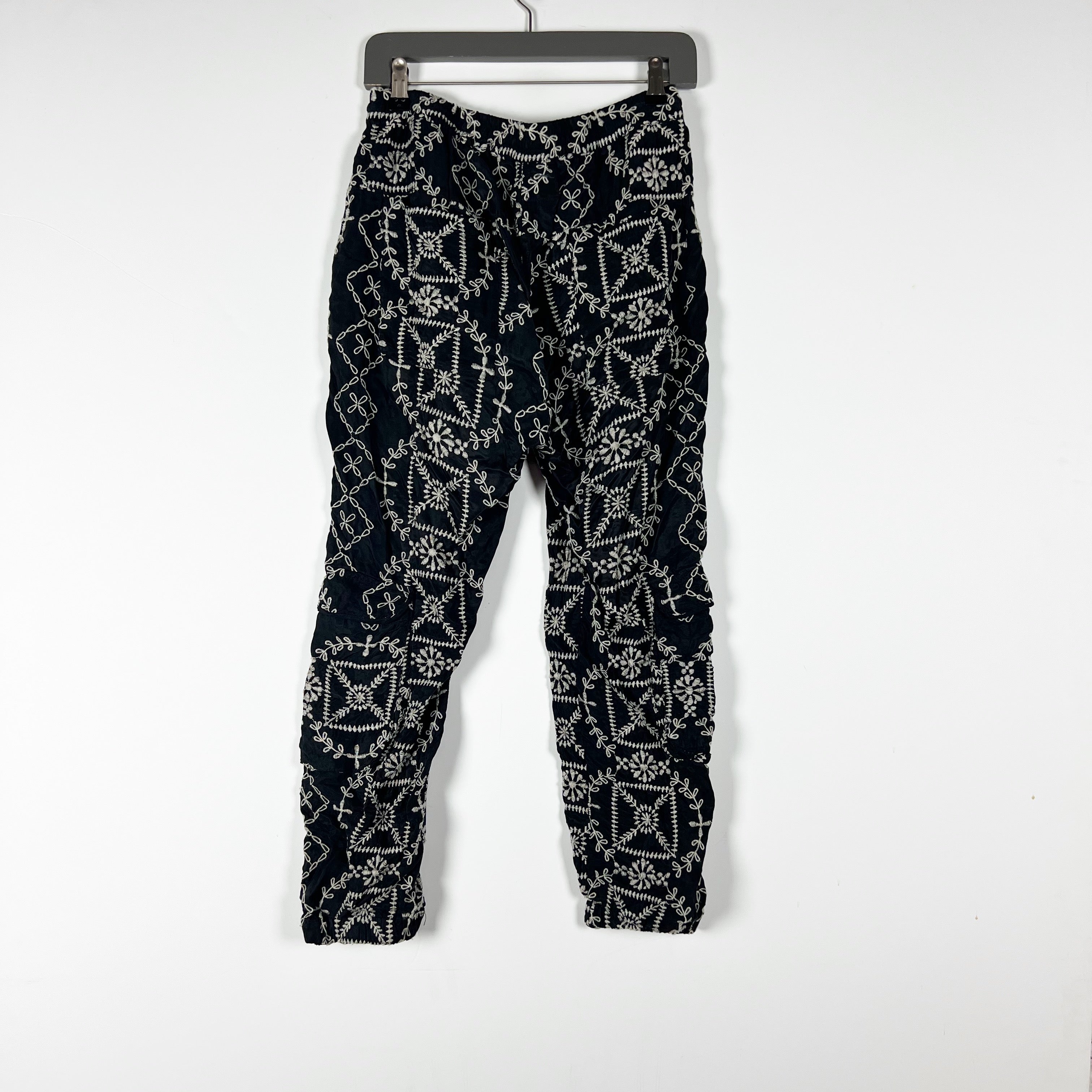 Johnny Was Peaches Allover Eyelet Embroidered Ankle Crop Black Pants XS