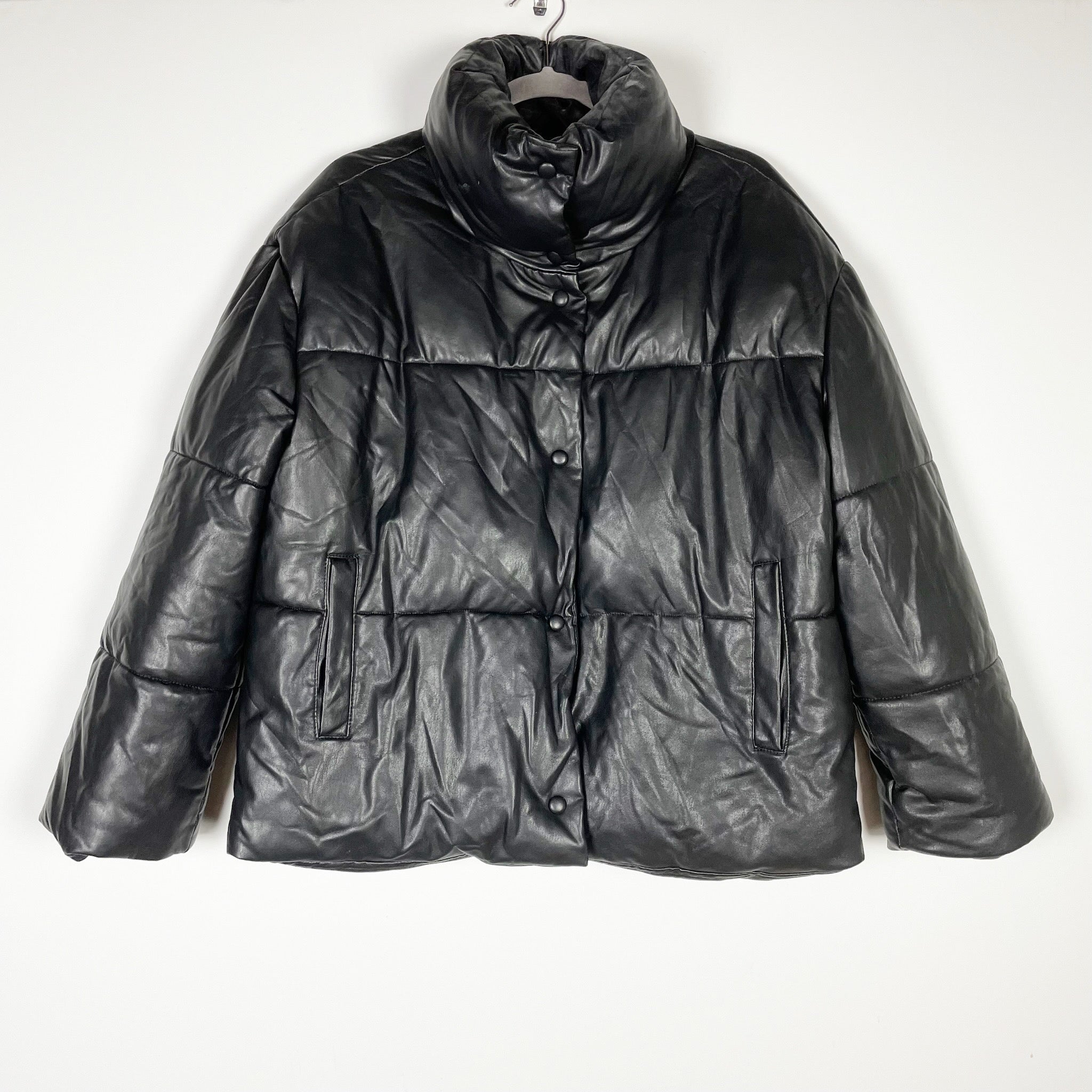 Bagatelle NYC Faux Vegan Leather Quilted Puffer Snap Button Jacket Black M