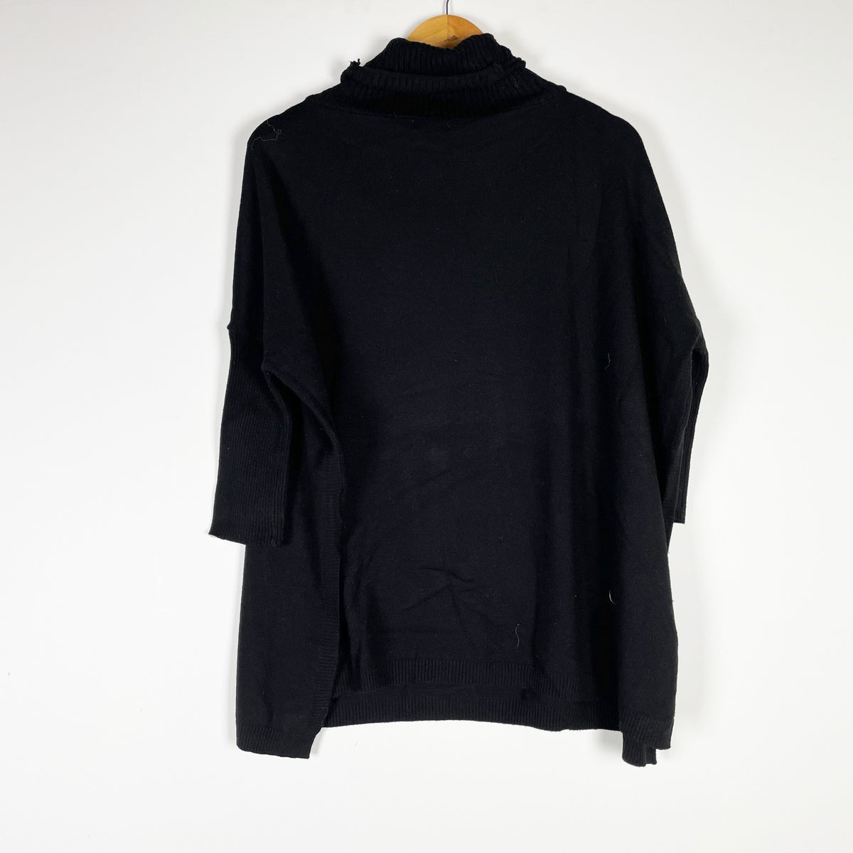 Mersea Knit Stretch Wrap Neck Quarter Sleeve Pullover Sweater Black White OS