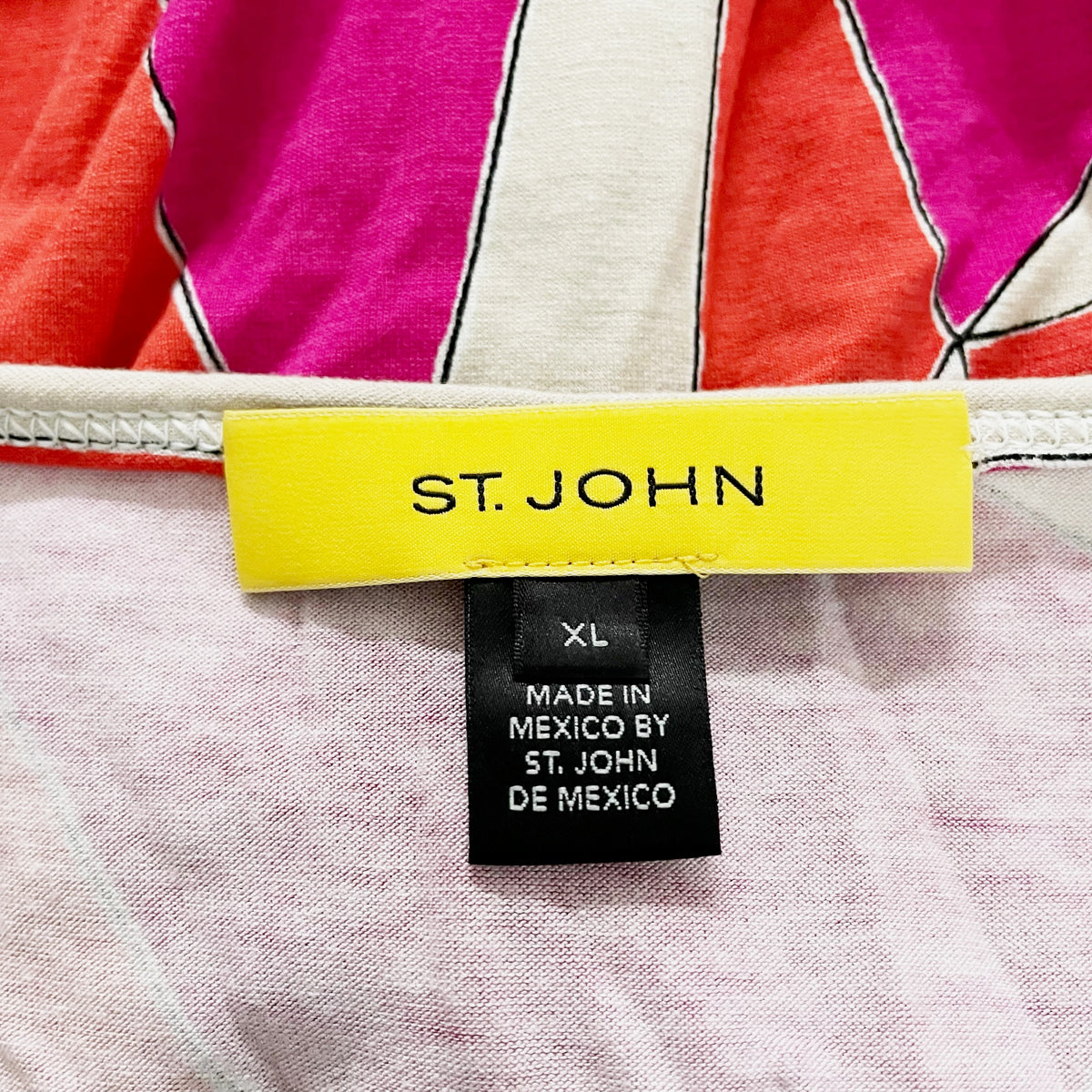 St. John Women's Jersey Knit Stretch V Neck Geometric Print Pattern Tee Shirt XL