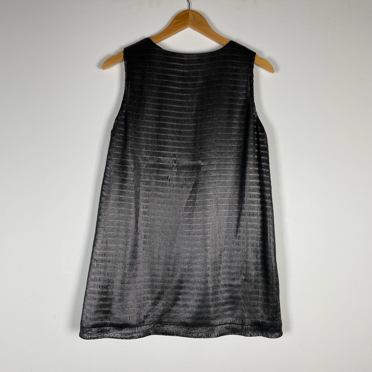 Armani Collezioni Italy Black Silver Metallic Sleeveless Scoop Neck Tank Top 12
