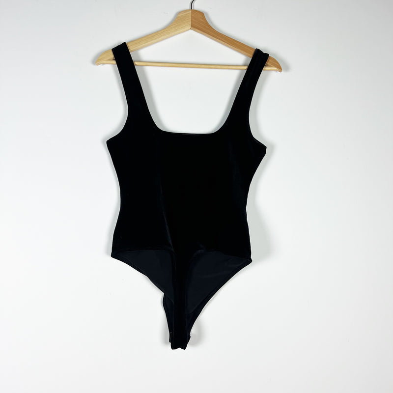 Good American Velvet Velour Modern Tank Square Neck Bodysuit Jumper Black Small