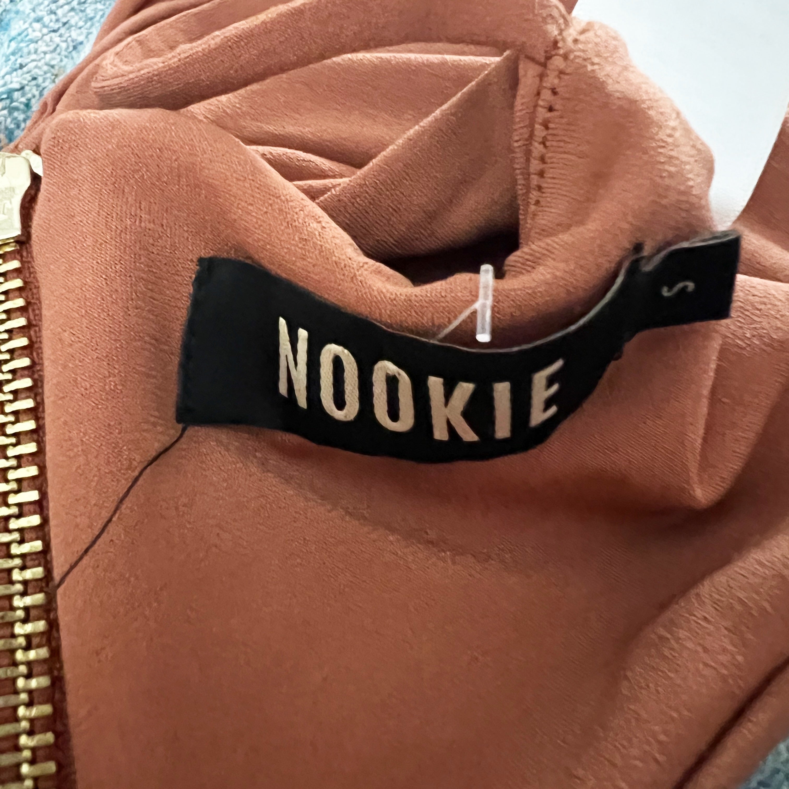 Nookie Alyssa Chain Link Strap One Shoulder Crop Tank Top Brown Gold Small