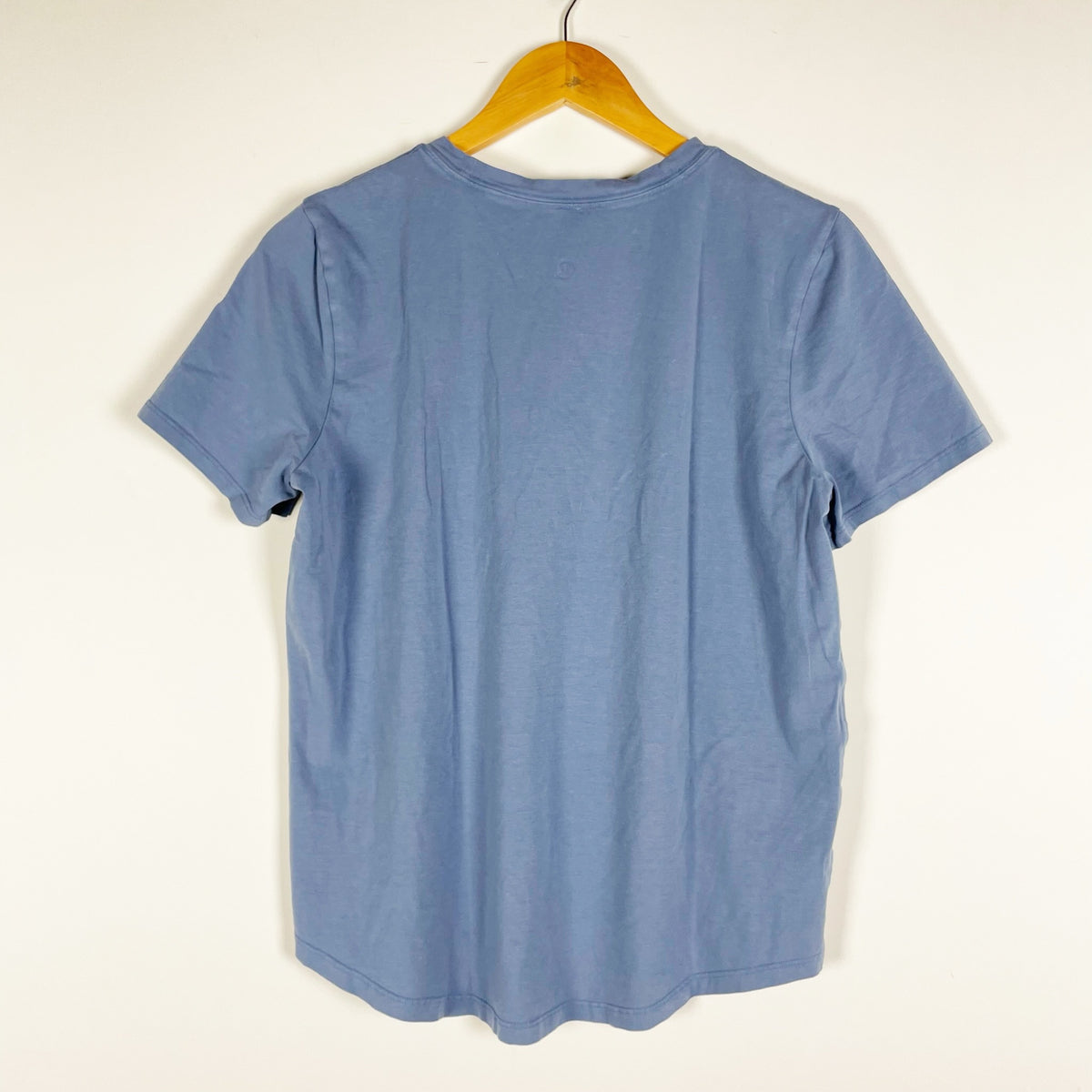 Lululemon Women's Love Crew Neck Short Sleeve Tee Shirt Solid Blue Medium