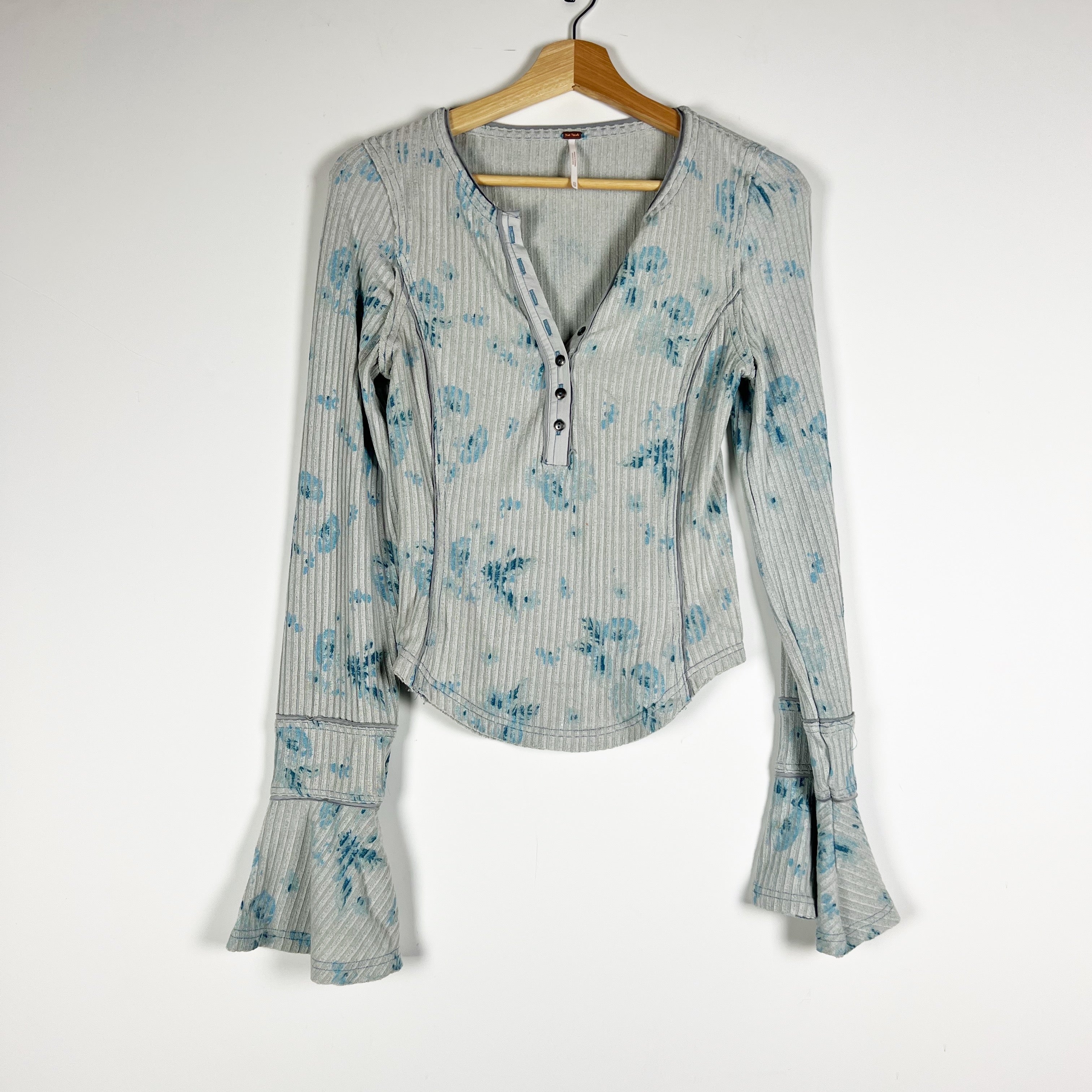 Free People Layer Me Floral Print Ribbed Henley Shirt Sweater Top In Grey Combo