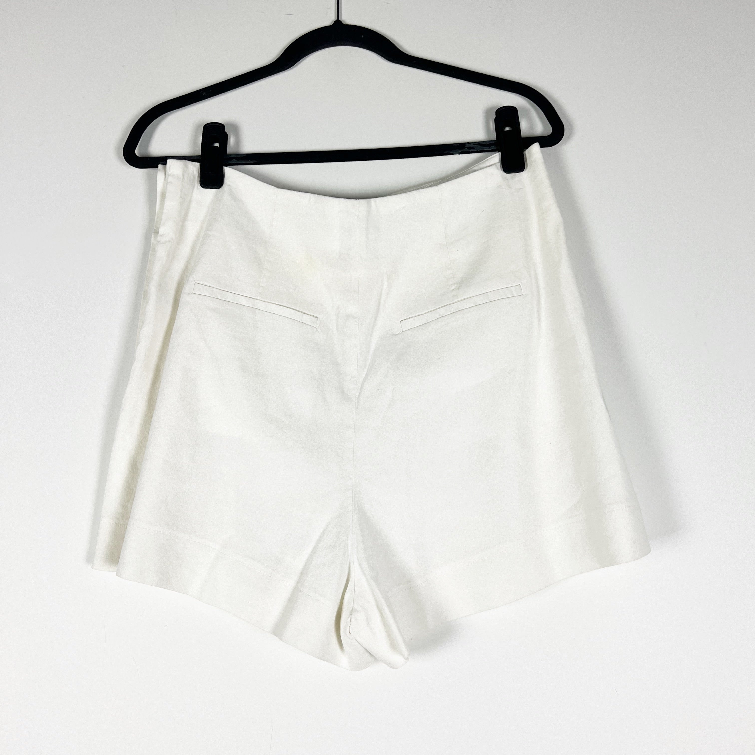 Vince Women's Linen Blend High Waisted Pleat Front Side Button Short Optic White