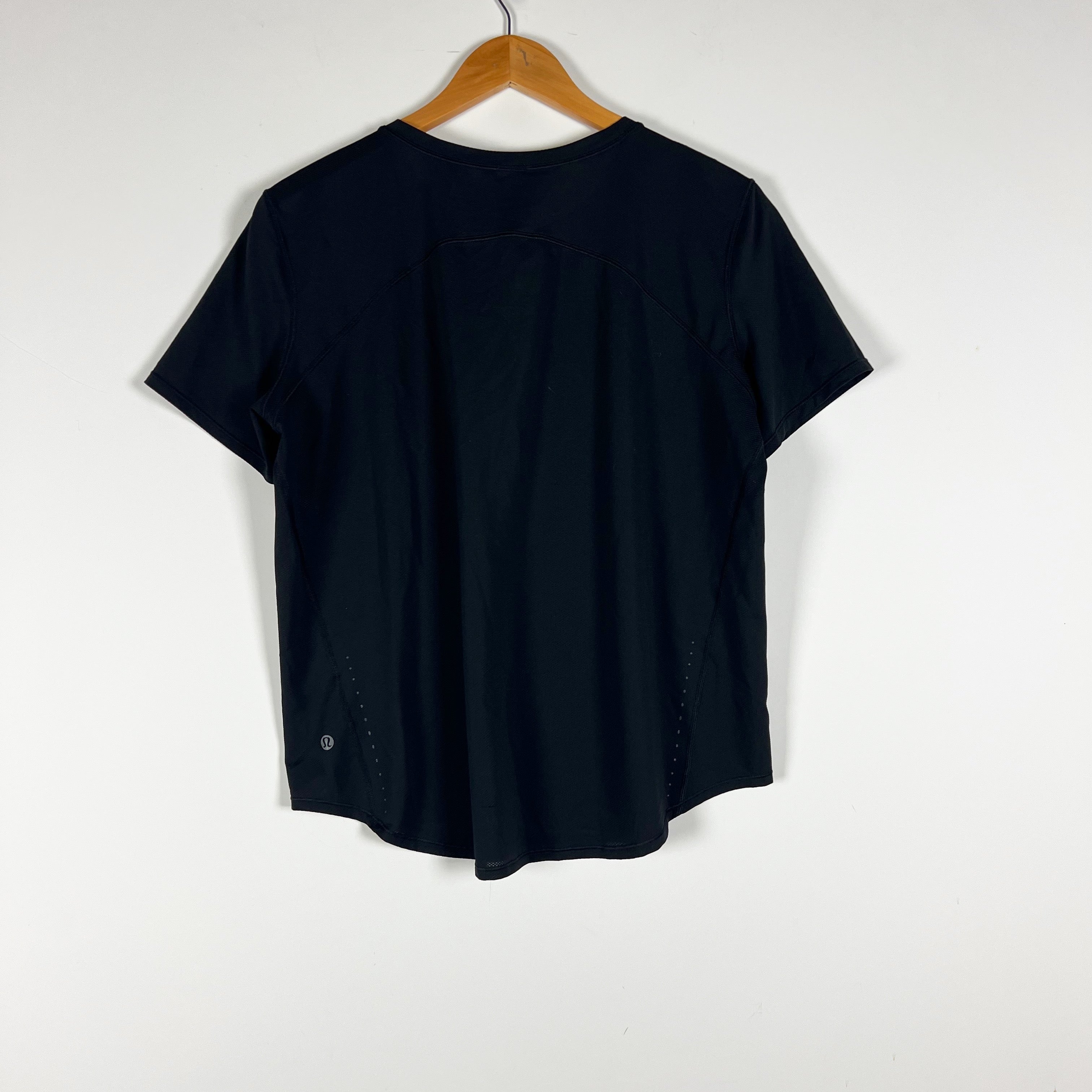 Lululemon Women's High Neck Running And Training Short Sleeve Tee Shirt Black M