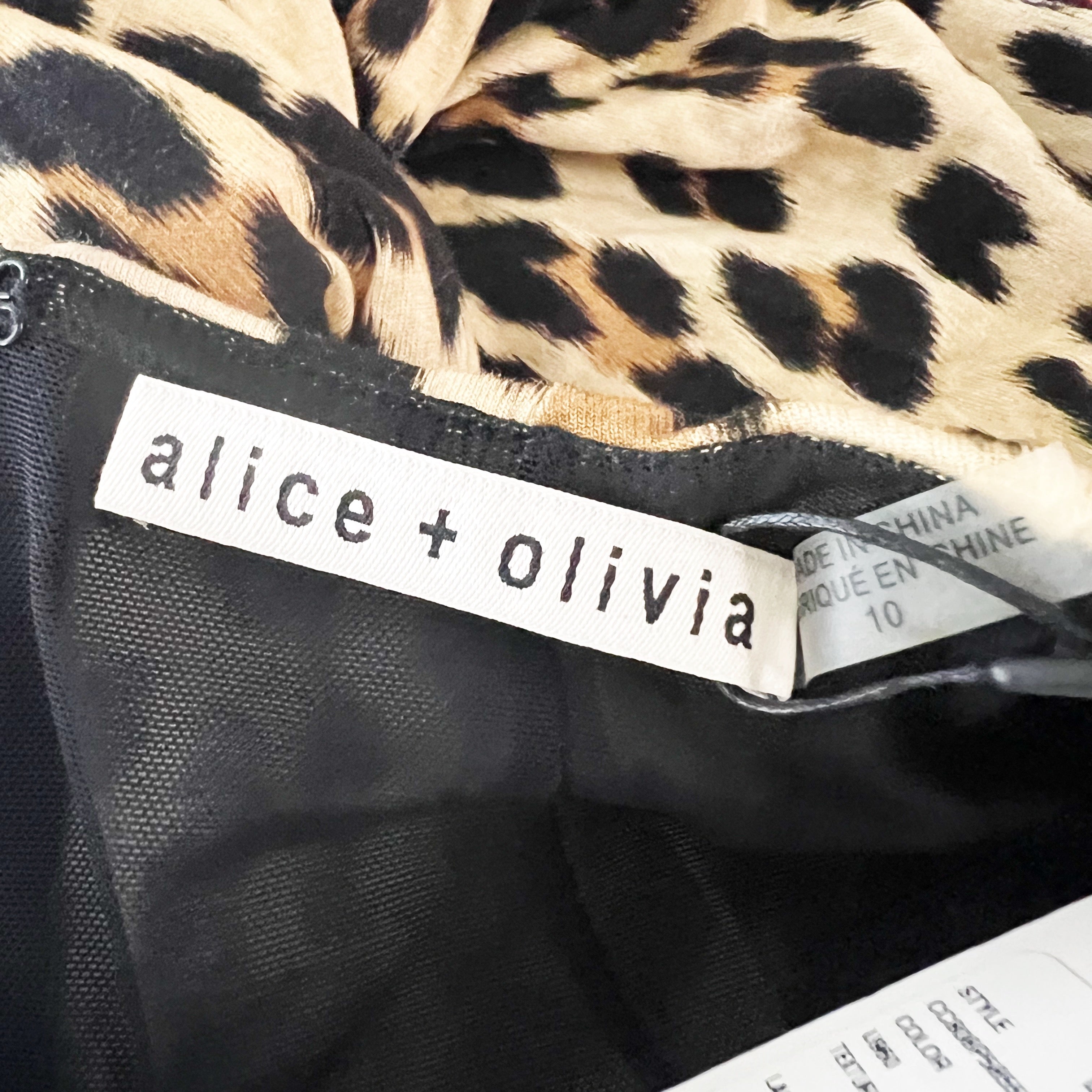 NEW Alice And Olivia Delora Stretch Knit Sheath Dress Textured Leopard Print 10