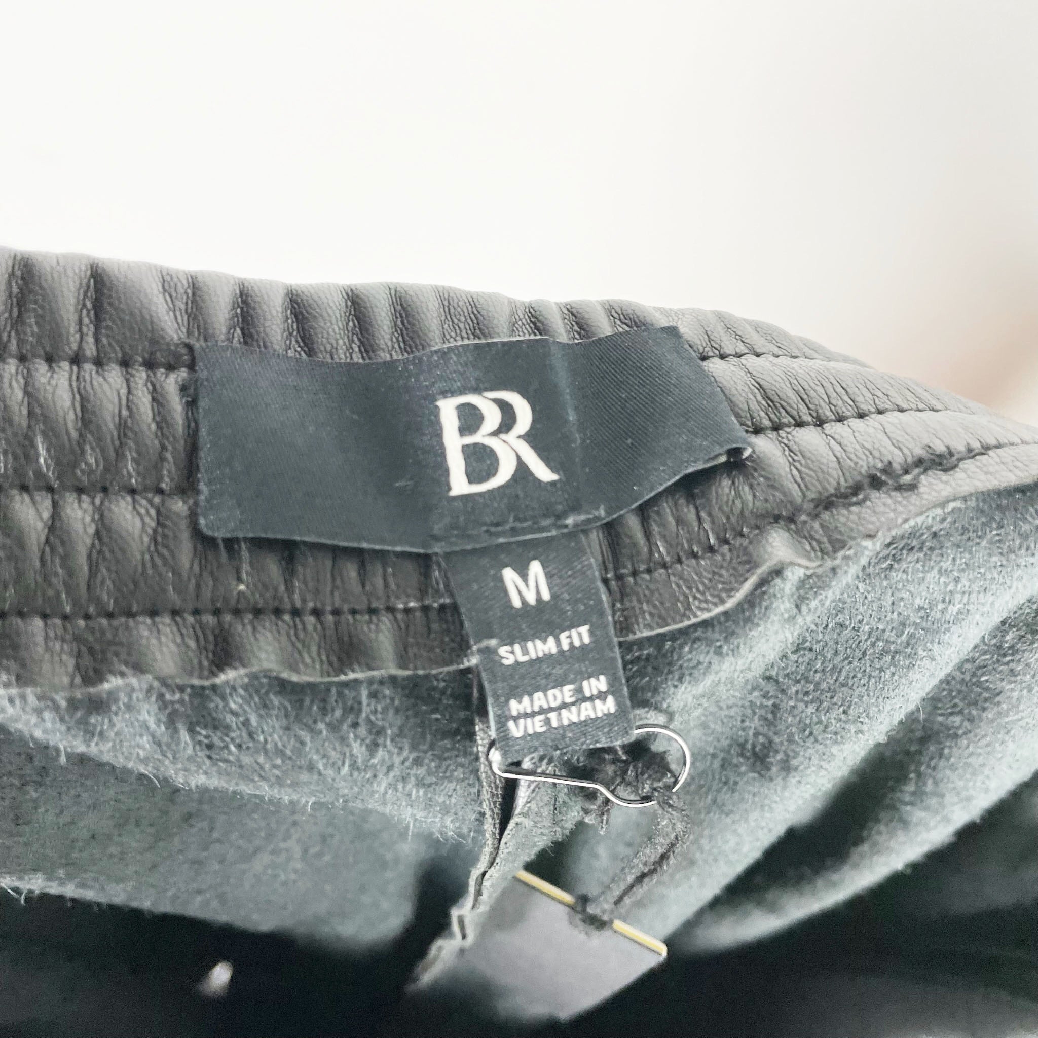 NEW Banana Republic Faux Vegan Leather Mid Rise Ankle Crop Pants Solid Black M