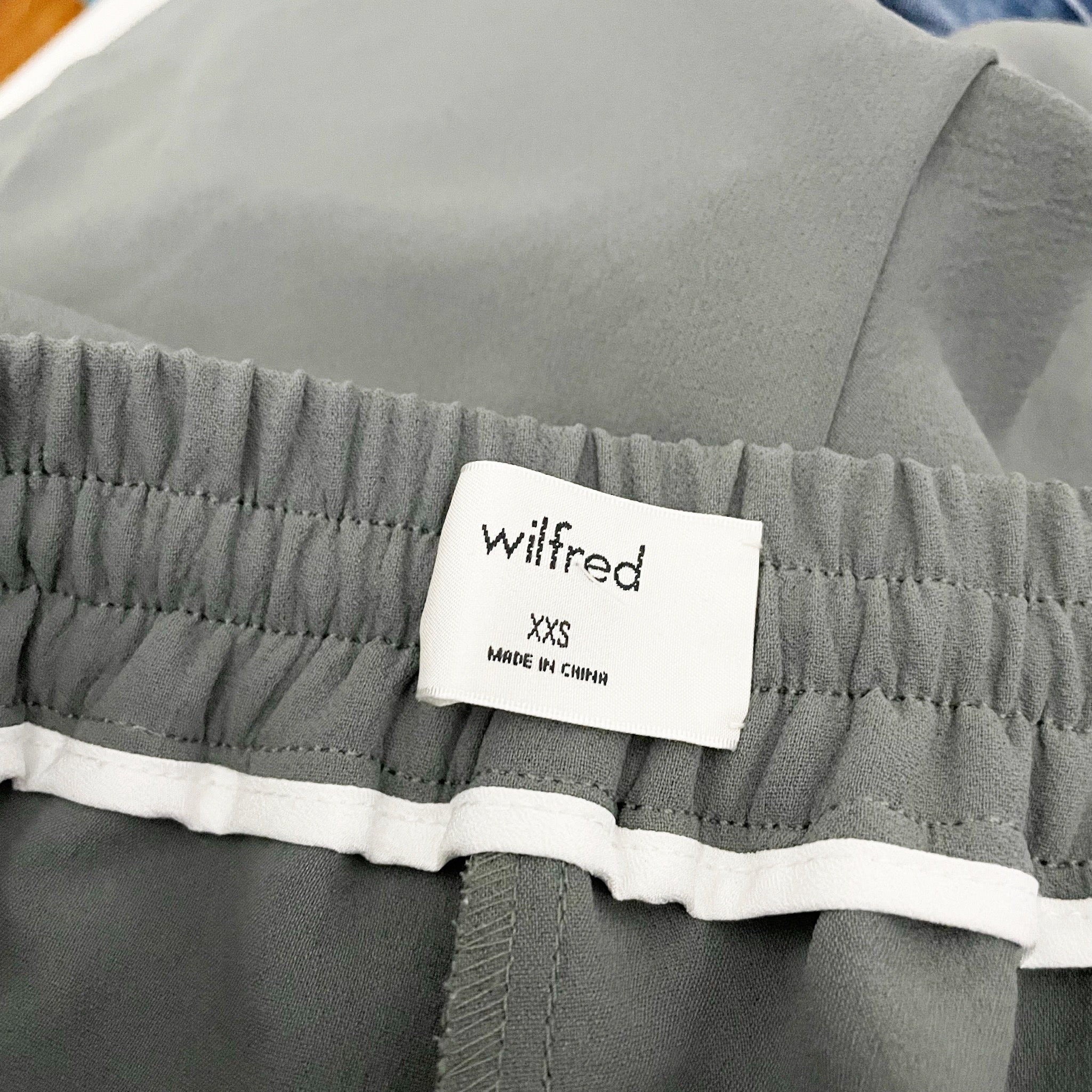 Wilfred Aritzia Buffon Mid Rise Ankle Crop Chiffon Jogger Pants Olive Green XXS