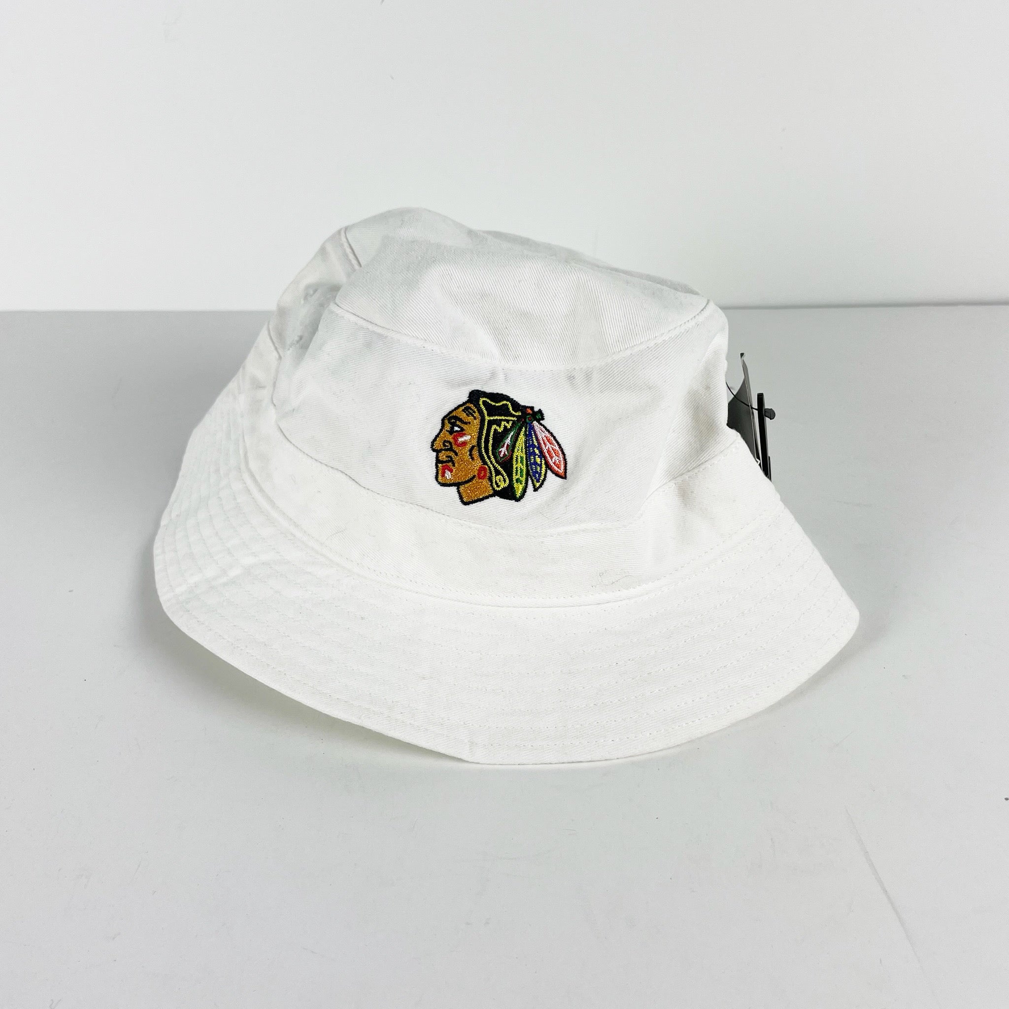 NEW 47 Brand Chicago Blackhawks NHL Logo Patch Embroidered Bucket Hat White OS