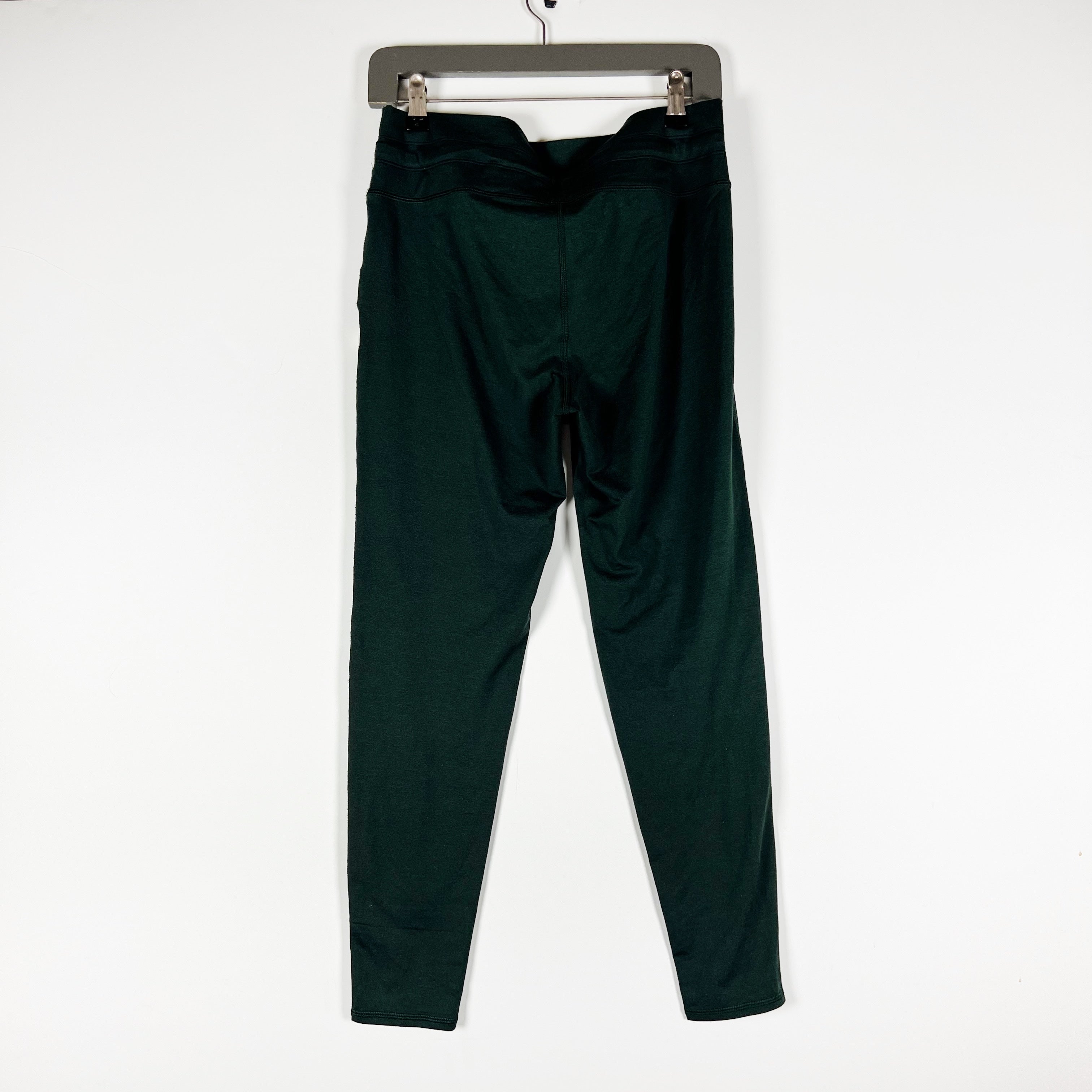 Vuori Women's Performance Ankle Crop Mid Rise Jogger Pants Ultra Soft Green M