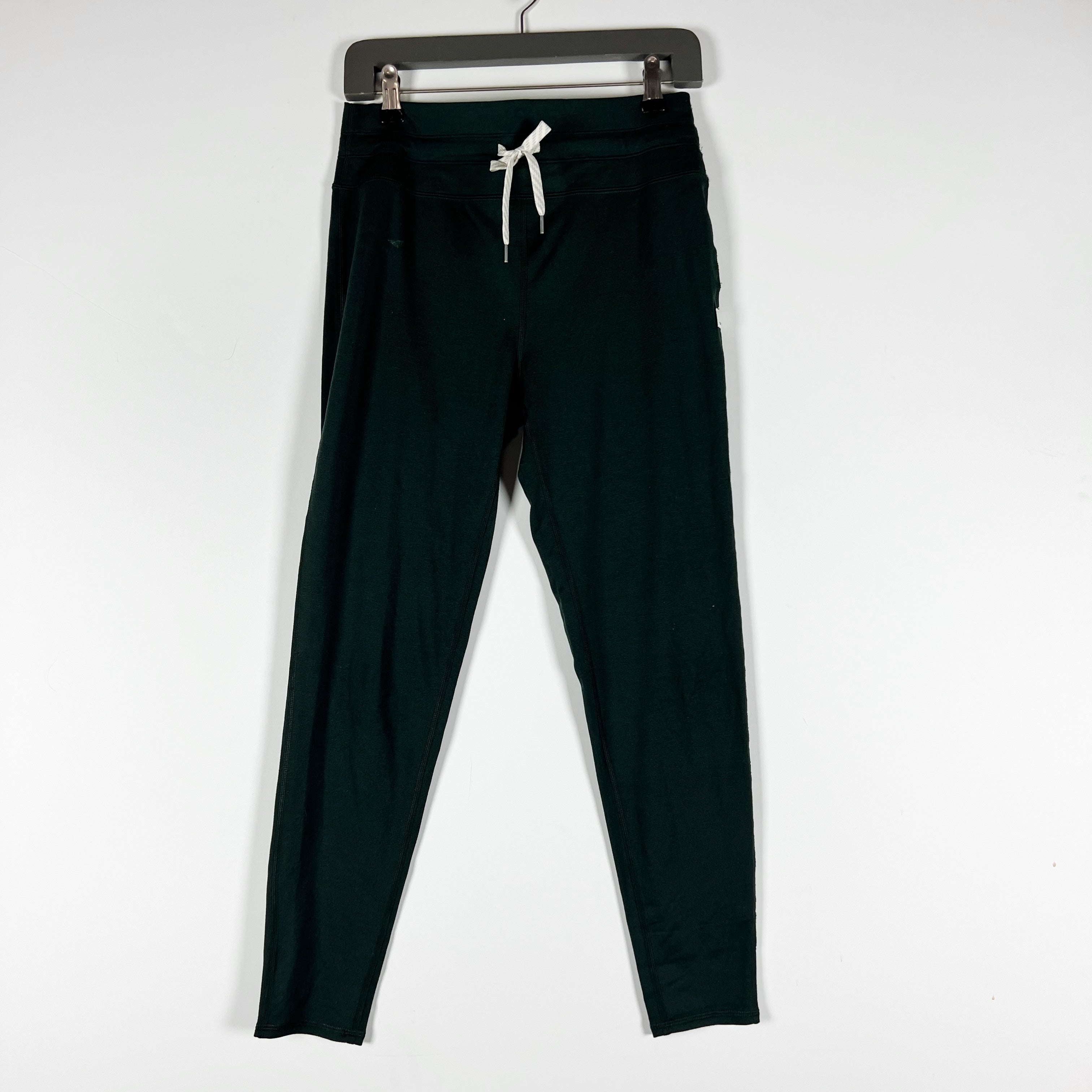 Vuori Women's Performance Ankle Crop Mid Rise Jogger Pants Ultra Soft Green M