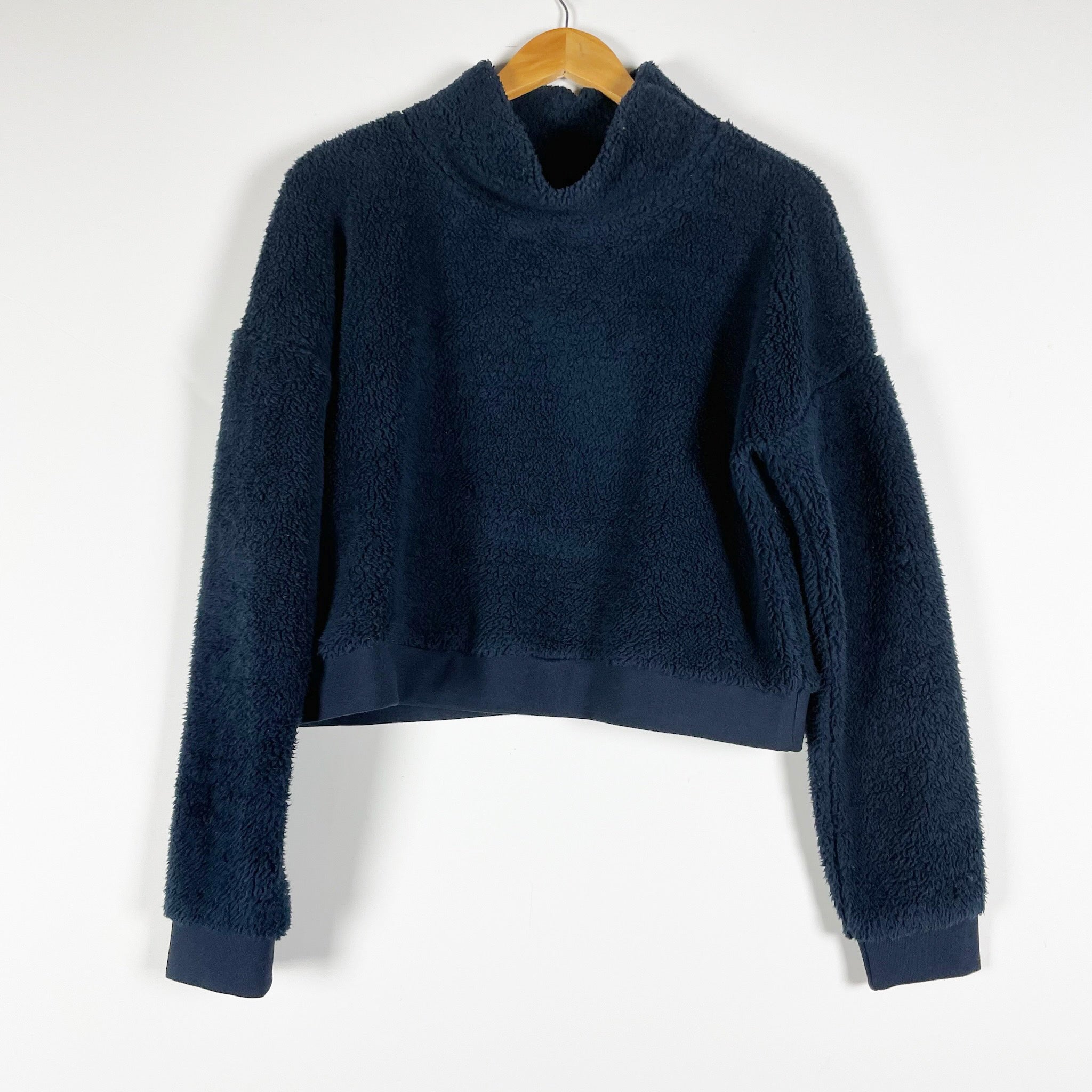 Beyond Yoga BFF Sherpa Cropped Pullover Faux Fur Turtleneck Pullover Sweater L