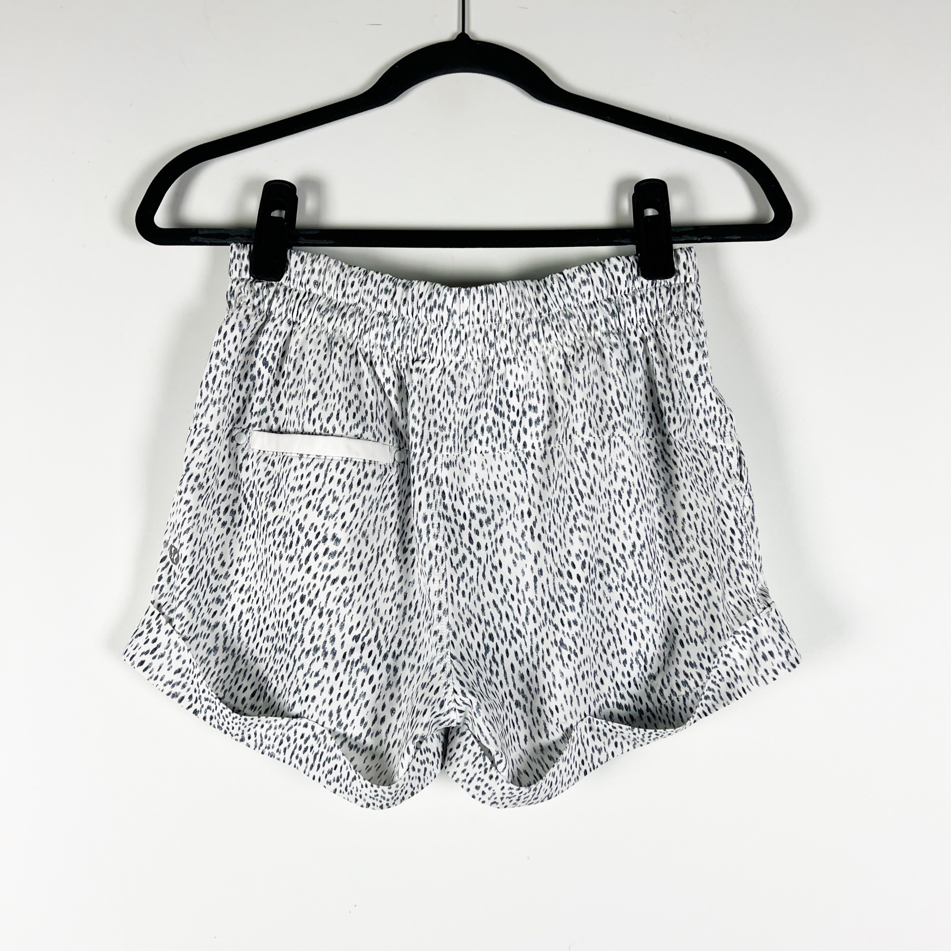 Lululemon Women's Spring Break Away Mini Short Dottie Dash White Black 4