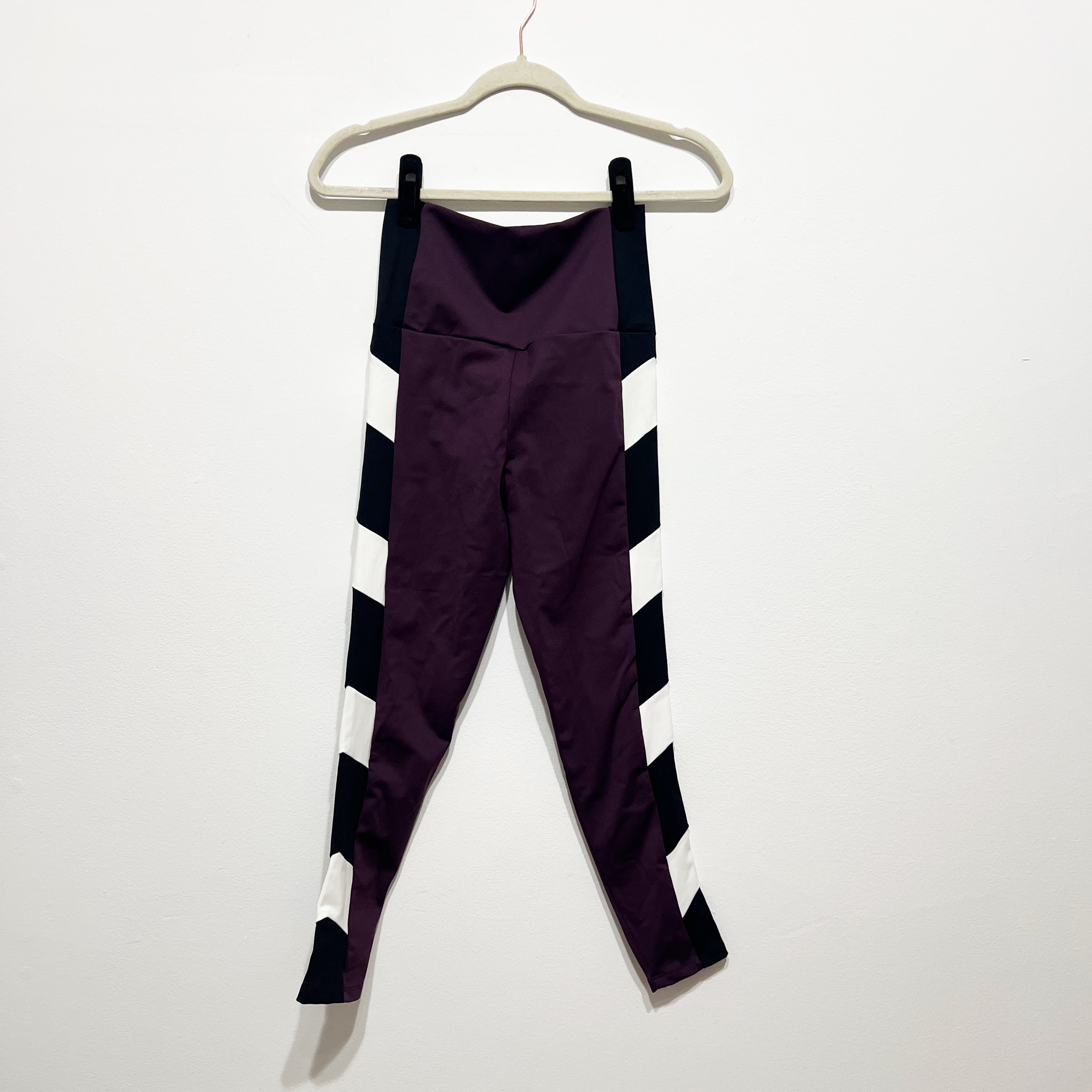 NEW Port De Bras Single Arrow High Waisted Athletic Leggings Fig Black XL