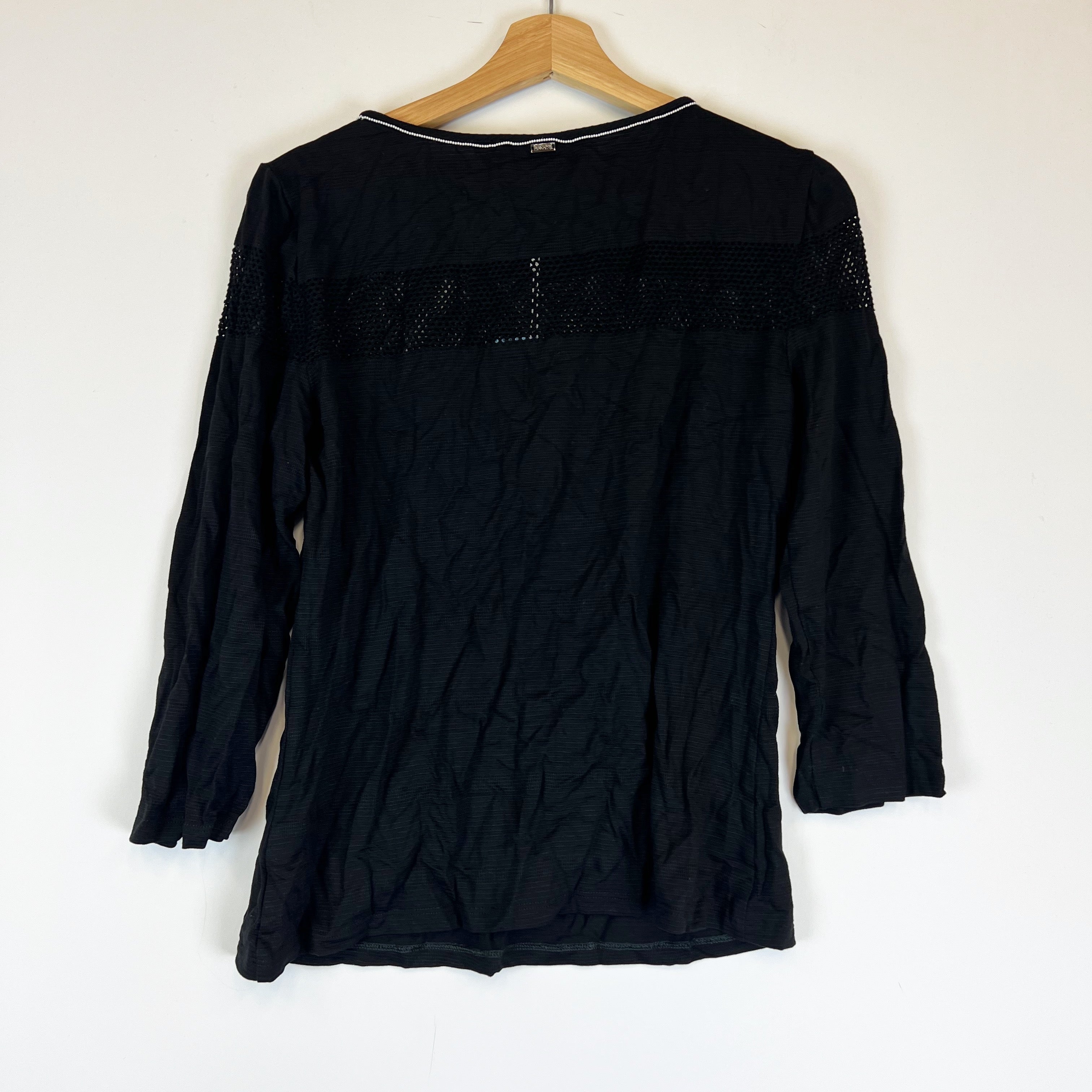 NEW St. John Knit Crochet Quarter Sleeve Scoop Neck Beaded Trim Shirt Top Caviar